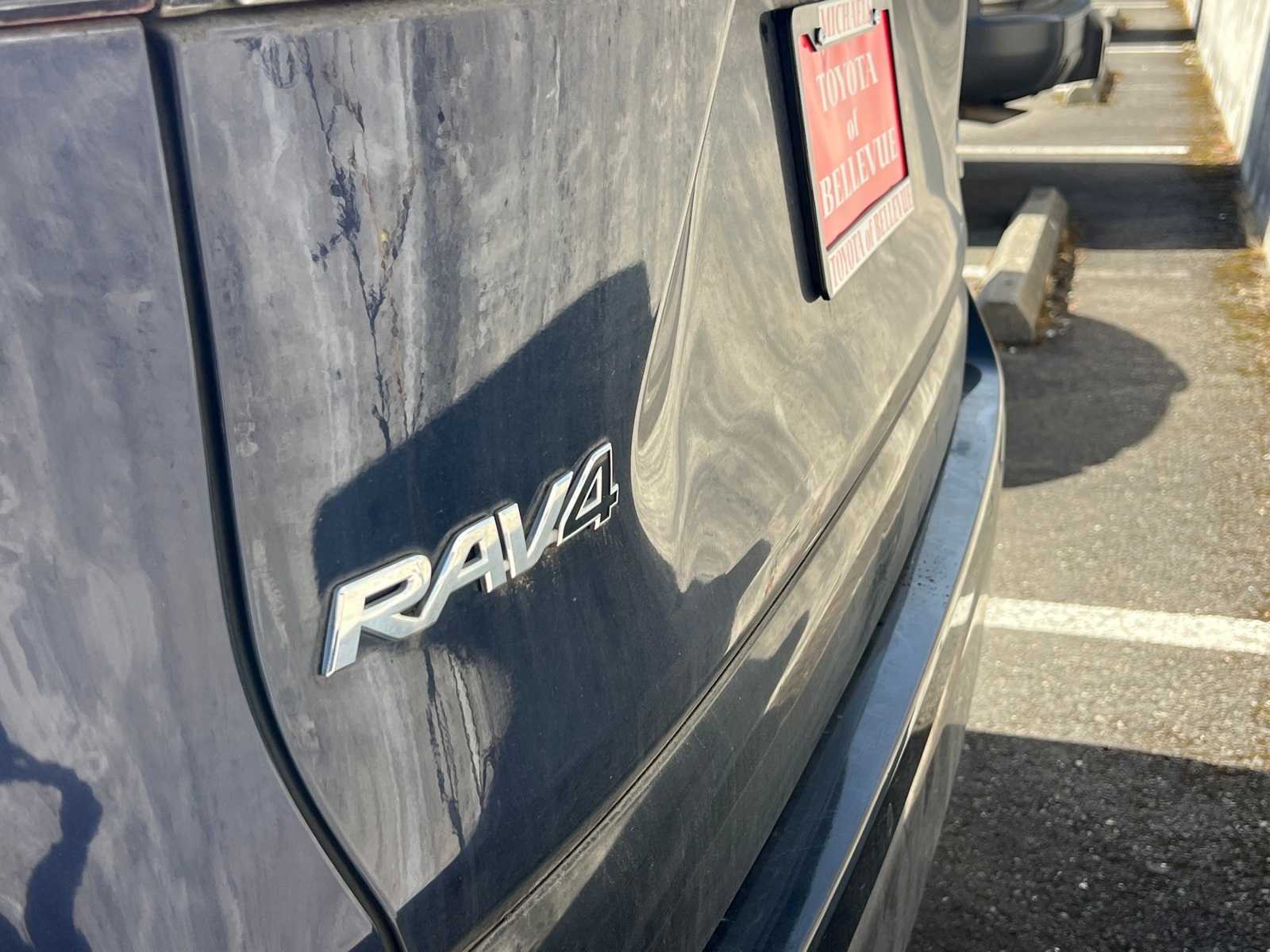 Thumbnail: 2020 Toyota RAV4 - 9