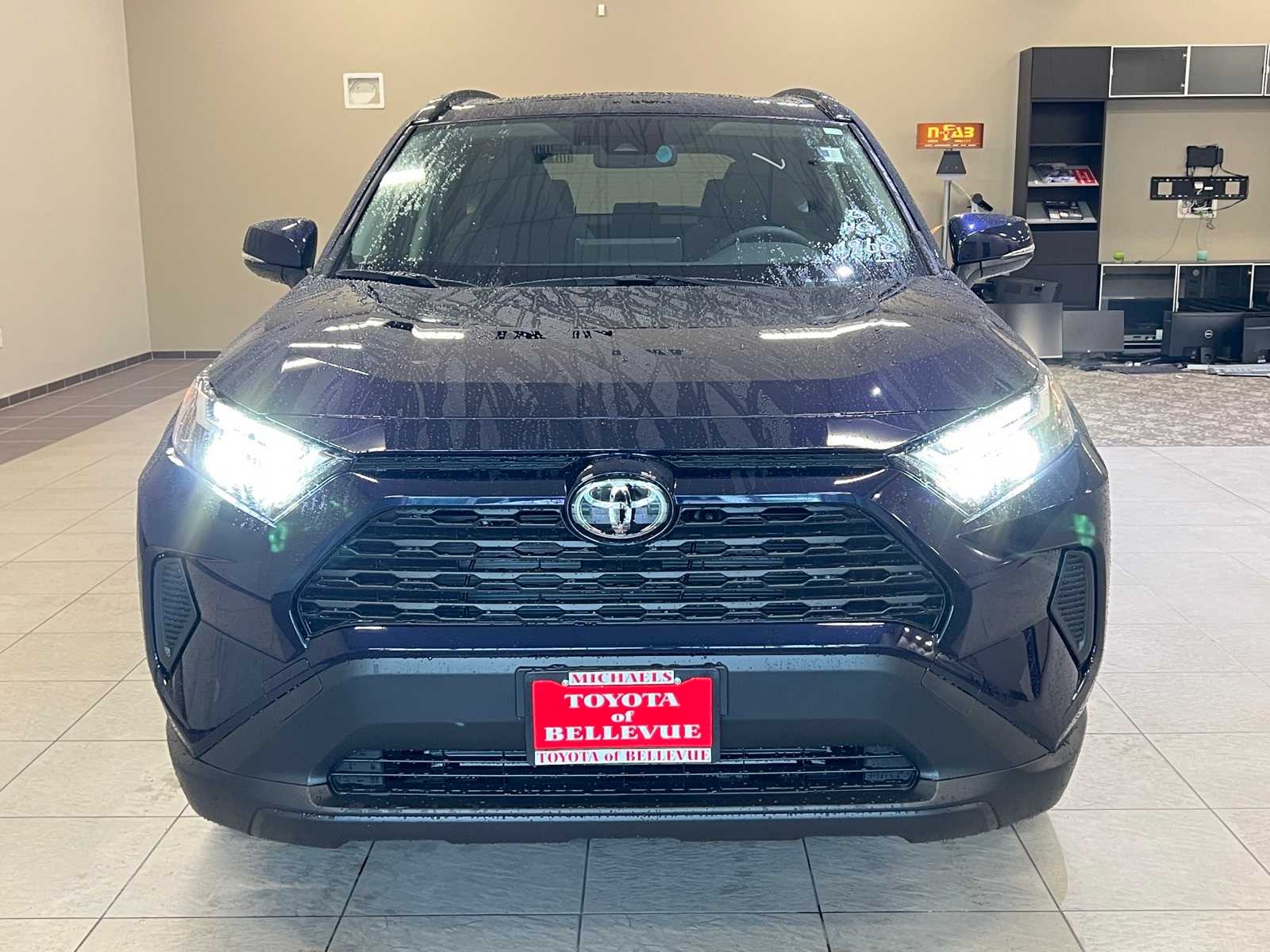 Thumbnail: 2025 Toyota RAV4 - 8