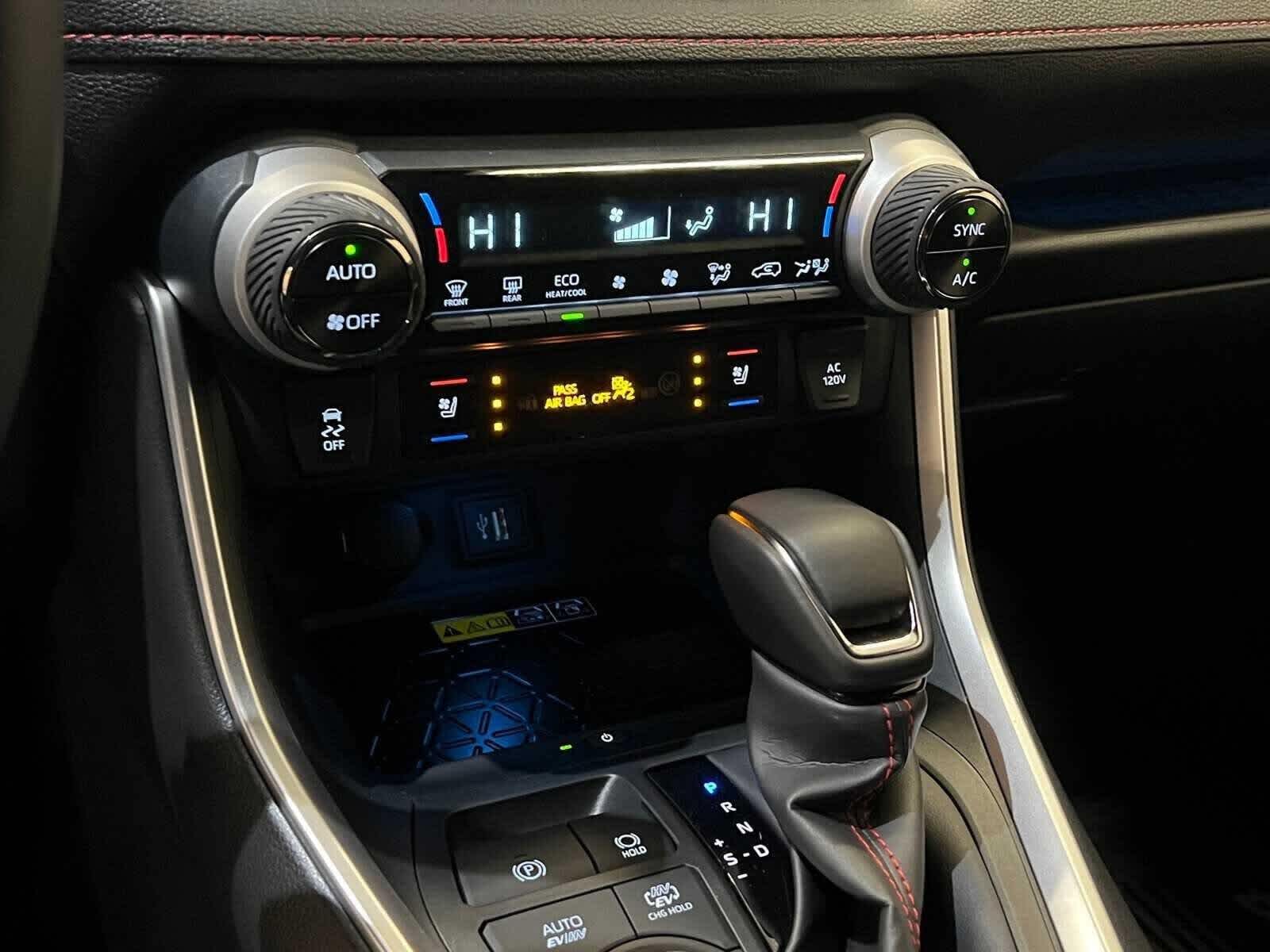 Thumbnail: 2025 Toyota RAV4 - 23