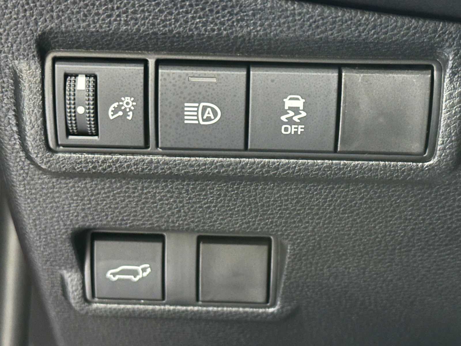 Thumbnail: 2026 Toyota Corolla Cross - 18