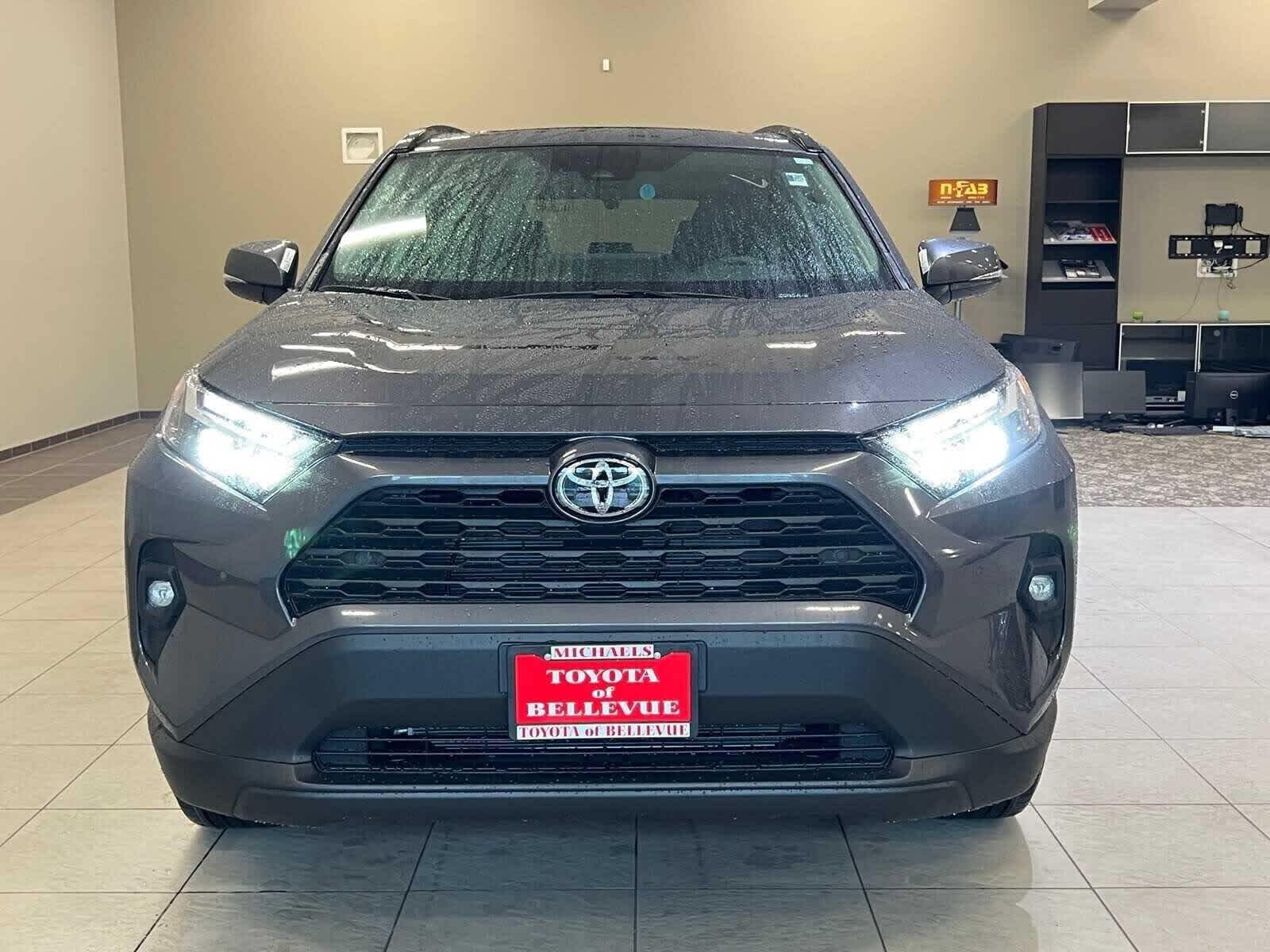 Thumbnail: 2025 Toyota RAV4 - 8