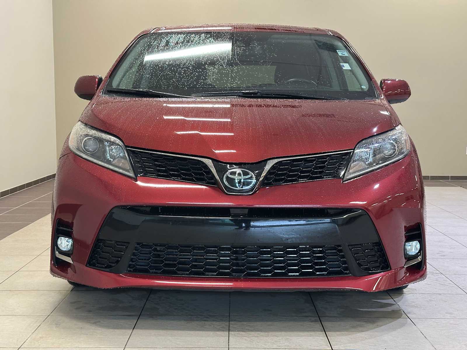 Thumbnail: 2018 Toyota Sienna - 6