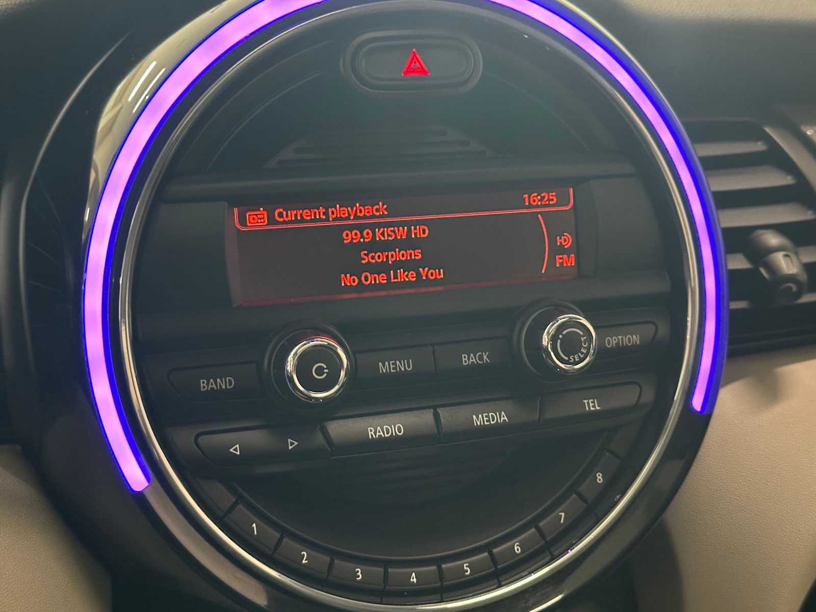 Thumbnail: 2014 MINI Cooper Hardtop - 13