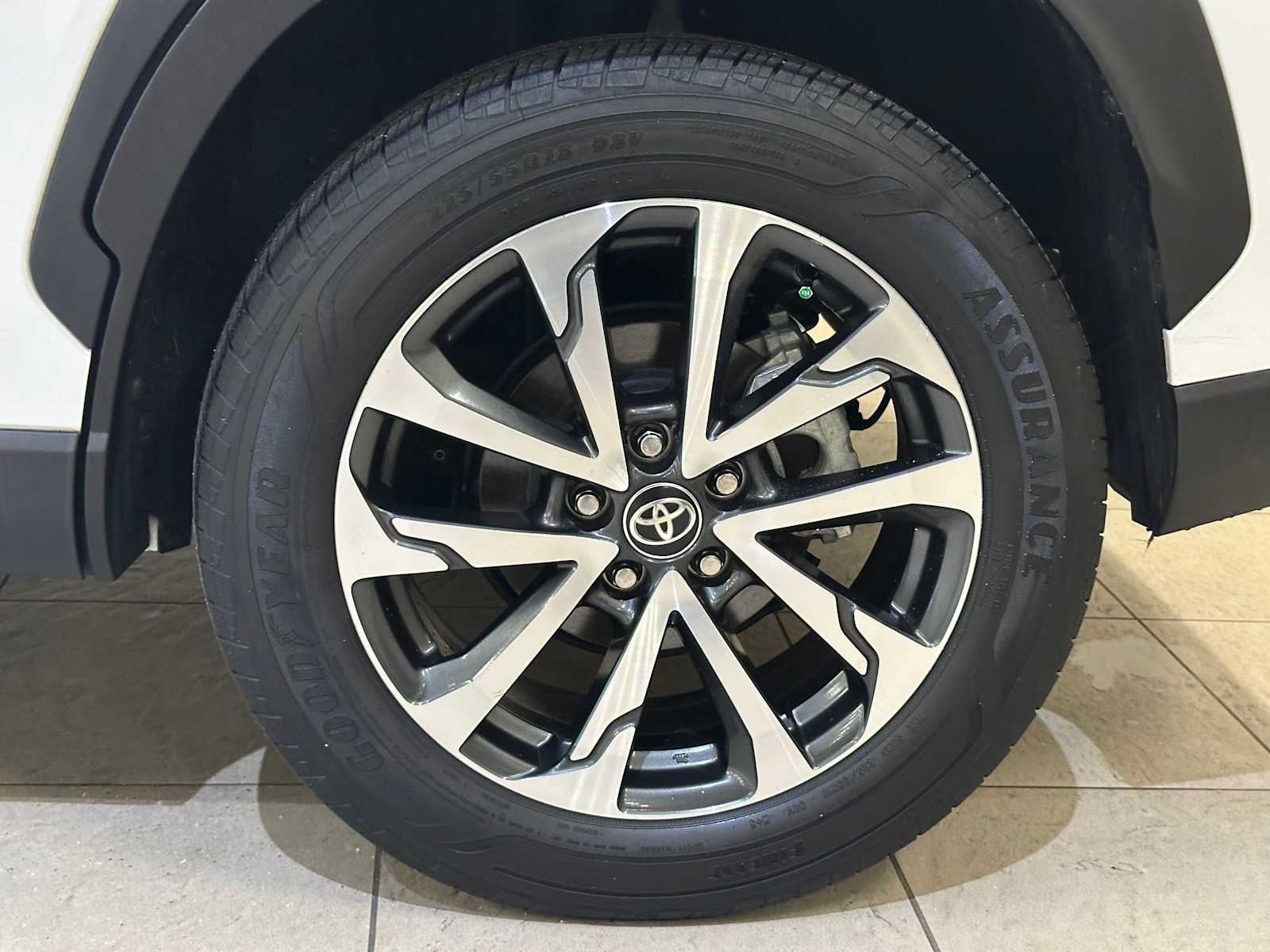 Thumbnail: 2023 Toyota Corolla Cross - 8