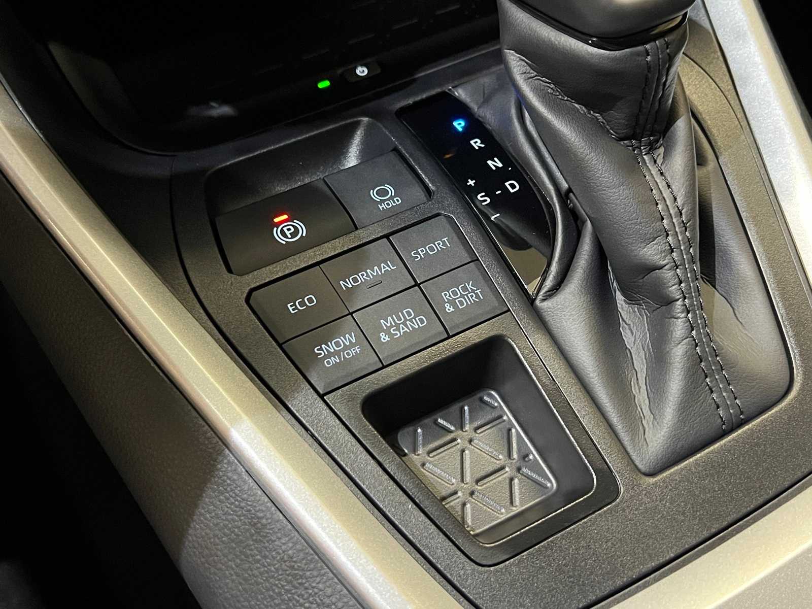 Thumbnail: 2025 Toyota RAV4 - 26