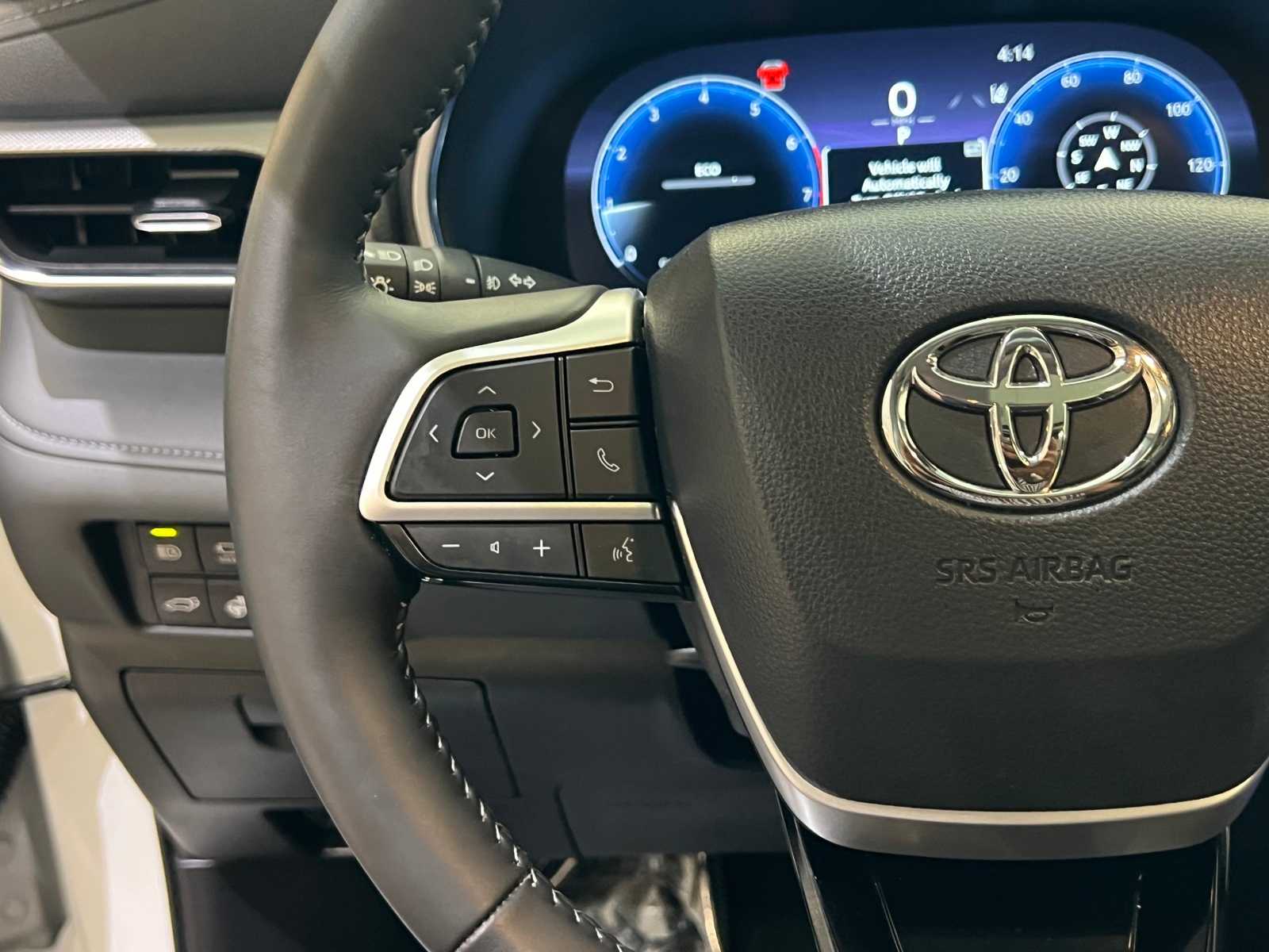 Thumbnail: 2024 Toyota Highlander - 22
