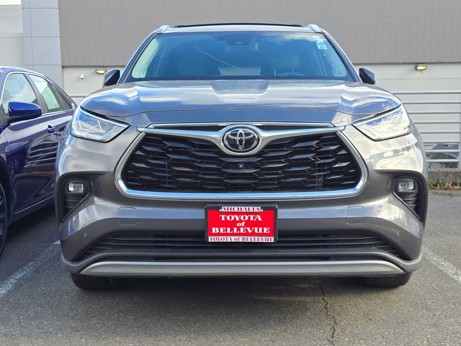Thumbnail: 2023 Toyota Highlander - 2