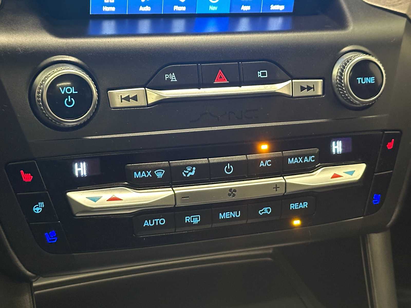 Thumbnail: 2020 Ford Explorer - 15