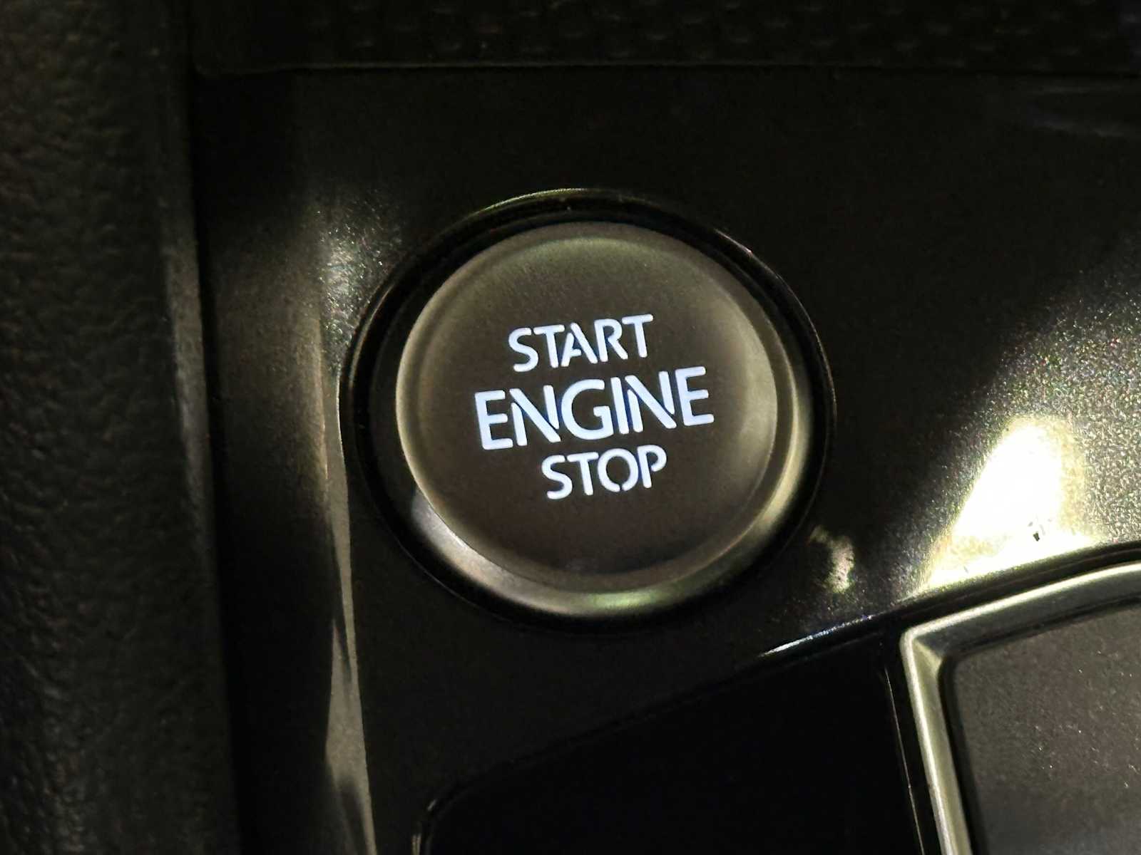 Thumbnail: 2021 Volkswagen Tiguan - 18