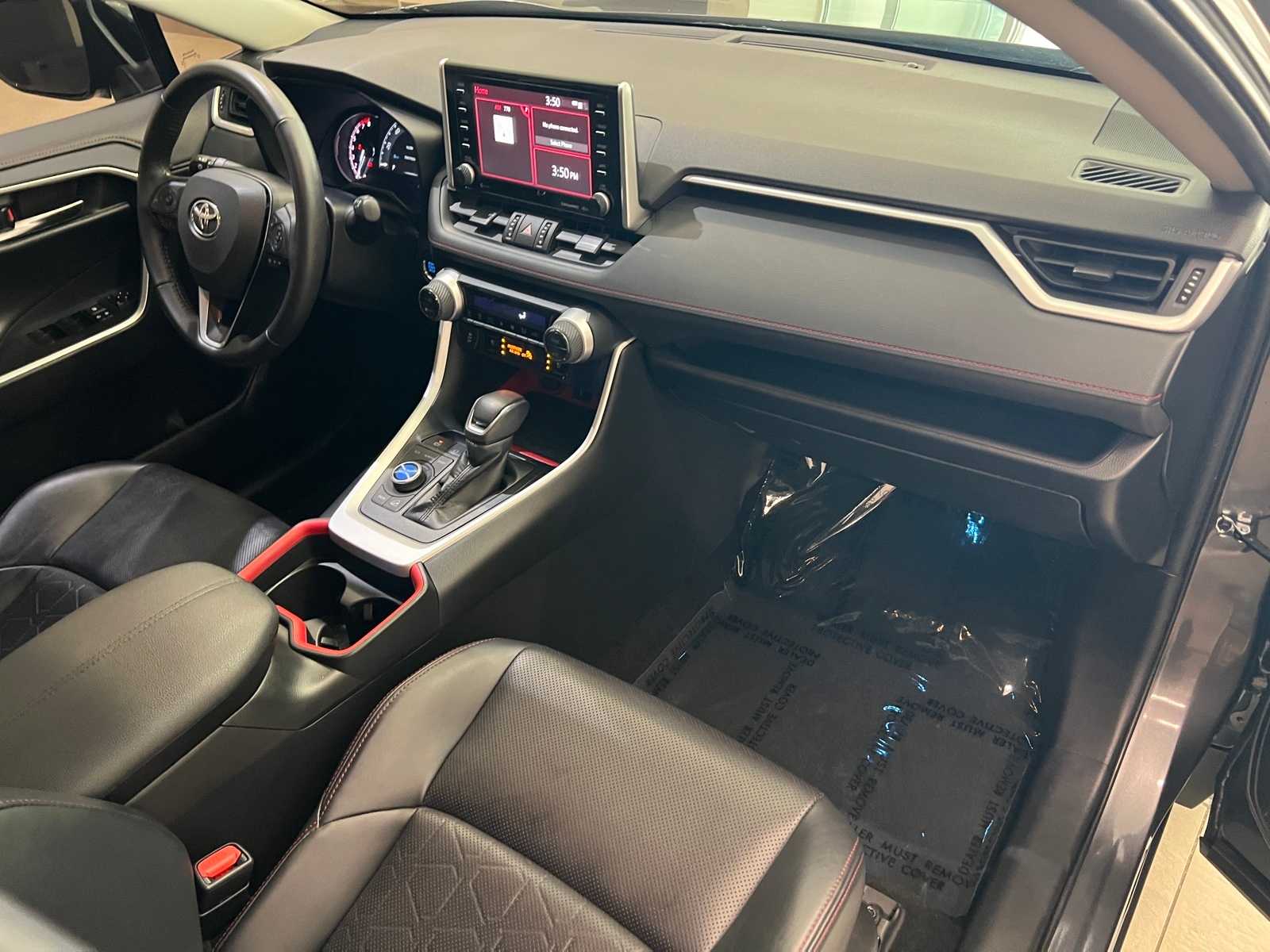 Thumbnail: 2020 Toyota RAV4 - 15