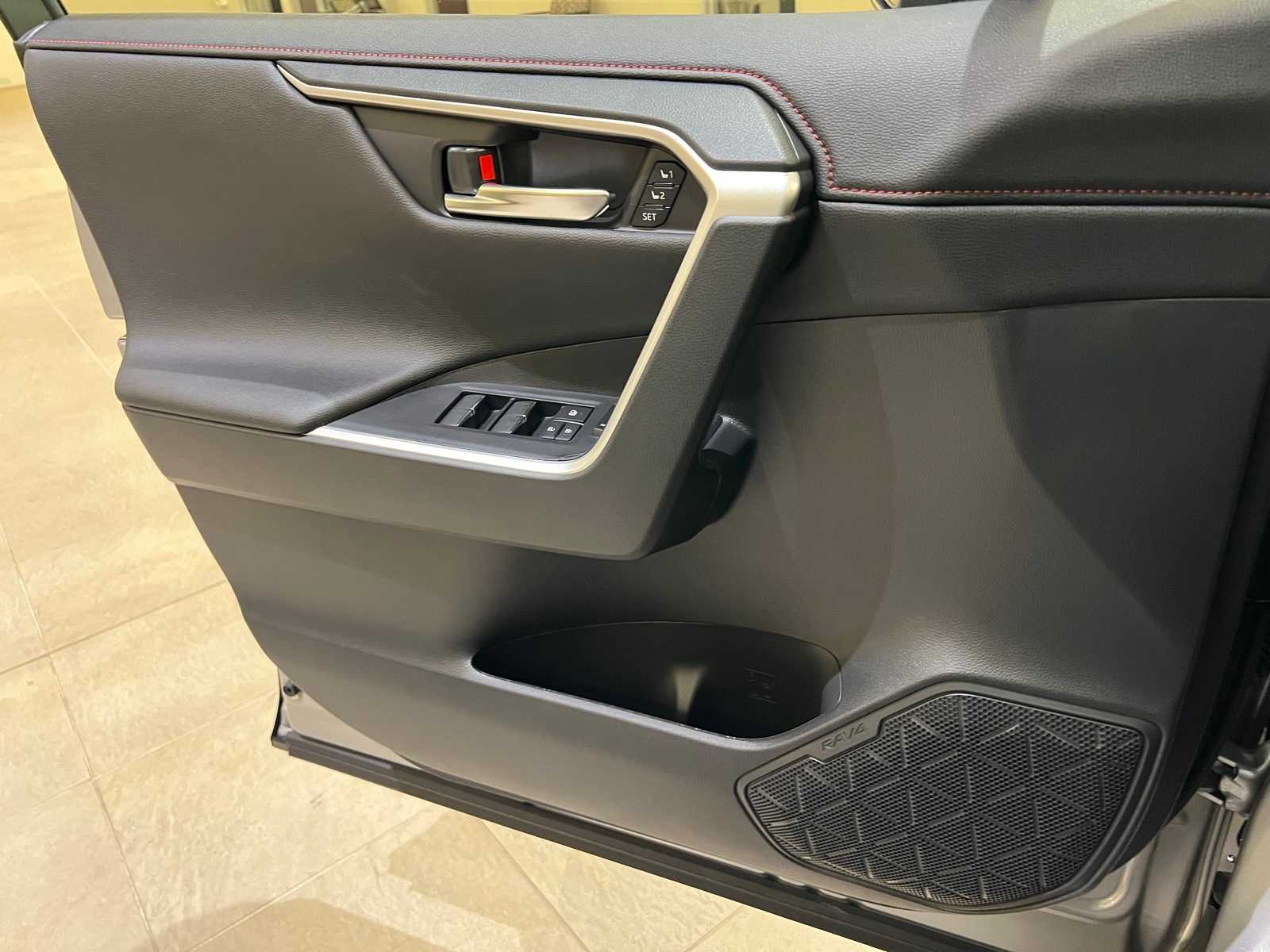 Thumbnail: 2025 Toyota RAV4 - 18