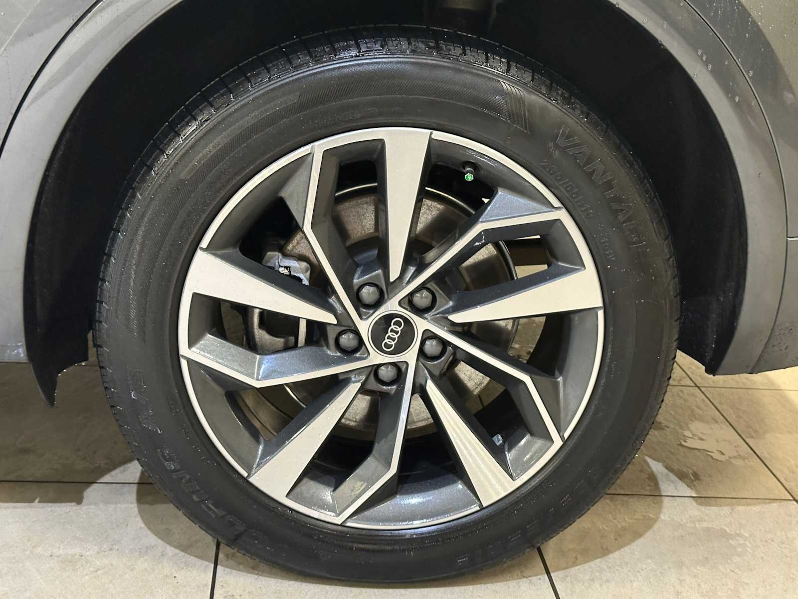 Thumbnail: 2022 Audi Q5 - 8