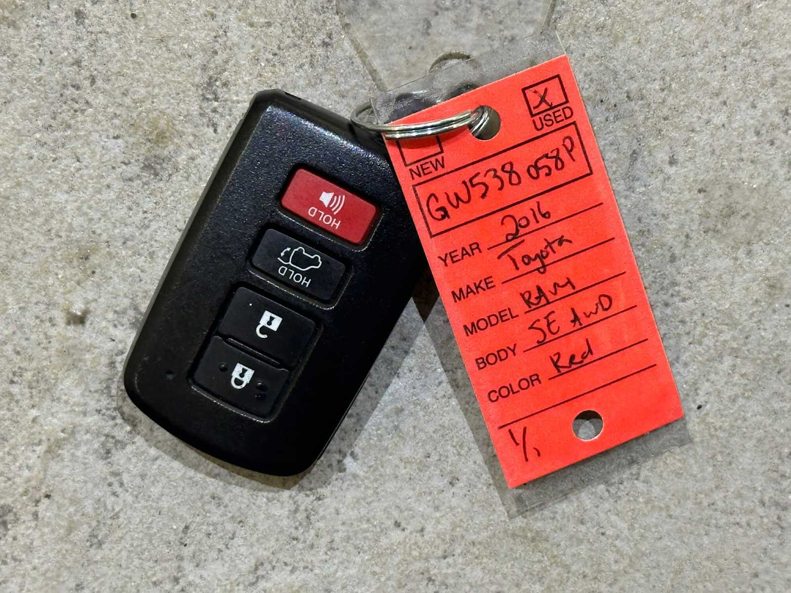 Thumbnail: 2016 Toyota RAV4 - 32