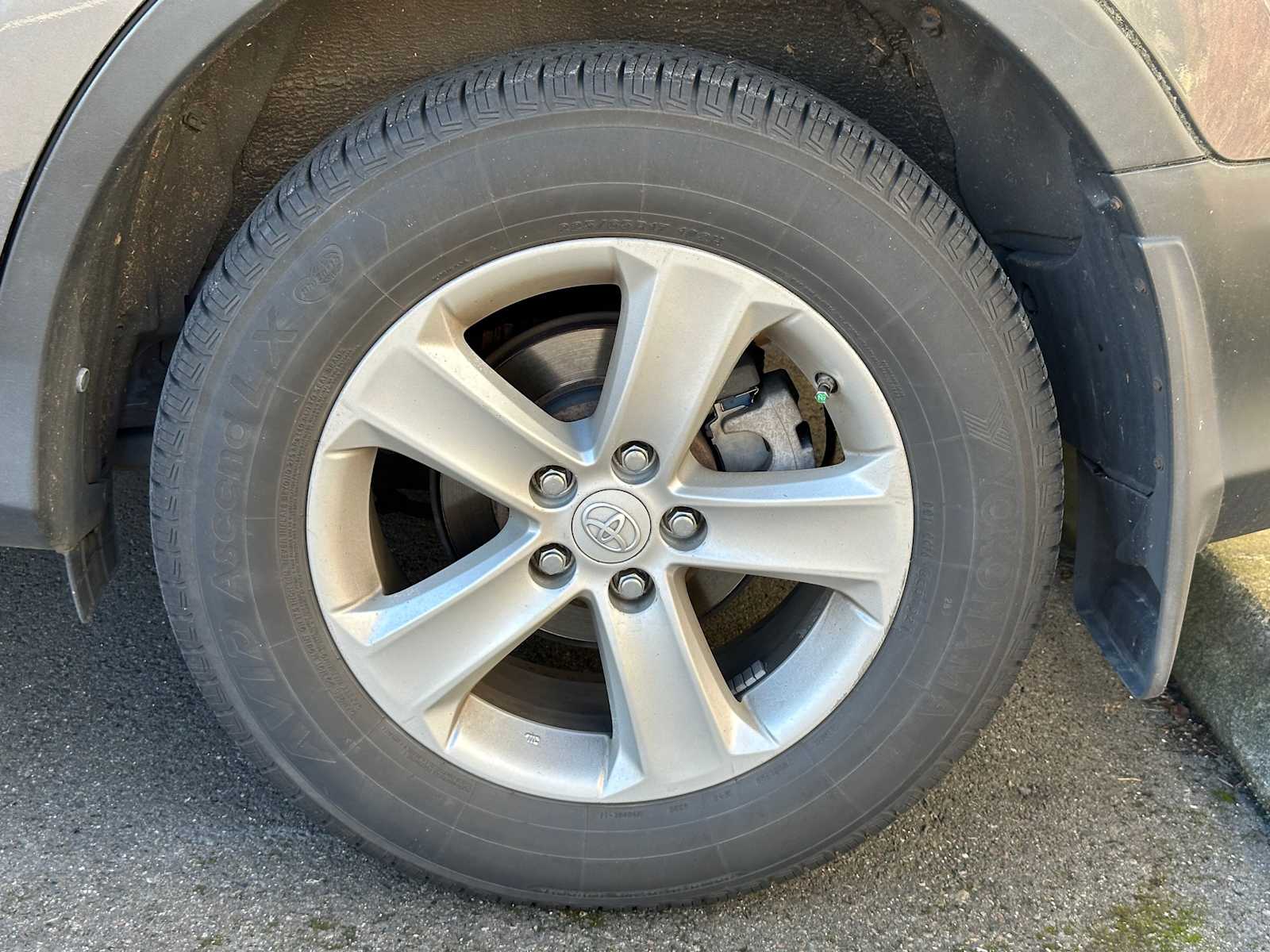 Thumbnail: 2014 Toyota RAV4 - 8