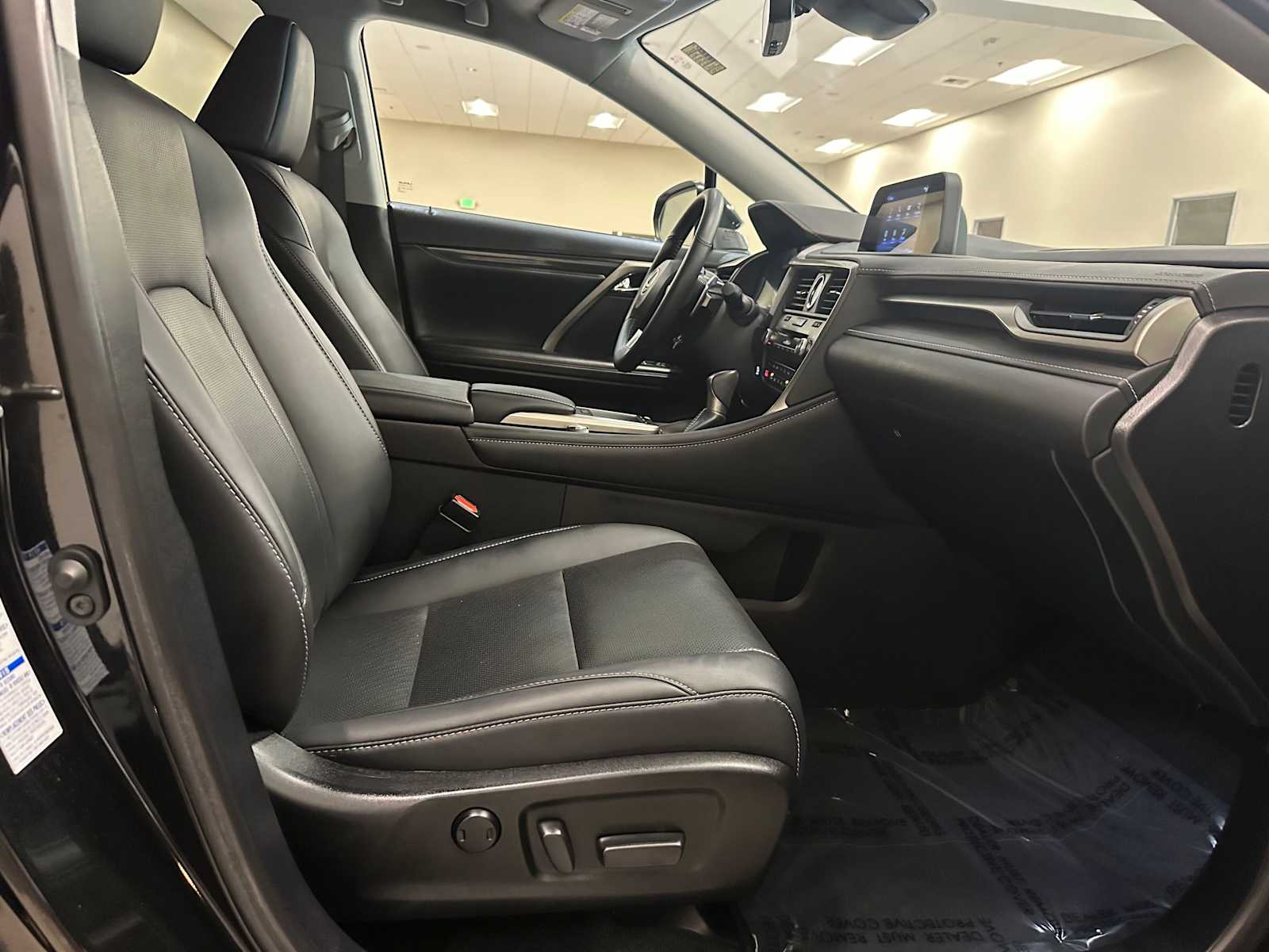 Thumbnail: 2021 Lexus RX - 29