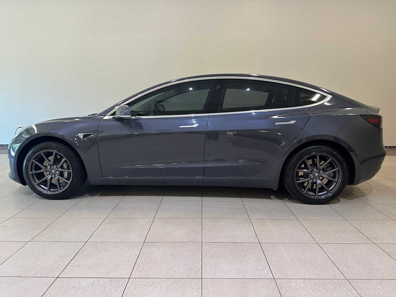 Thumbnail: 2018 Tesla Model 3 - 4