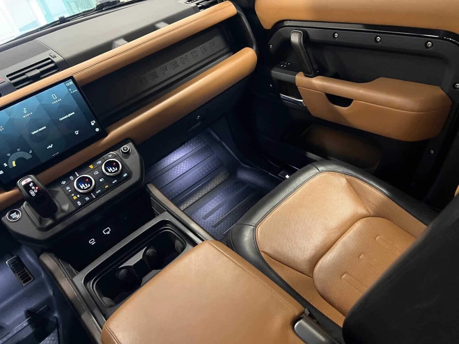 Thumbnail: 2023 Land Rover Defender - 11