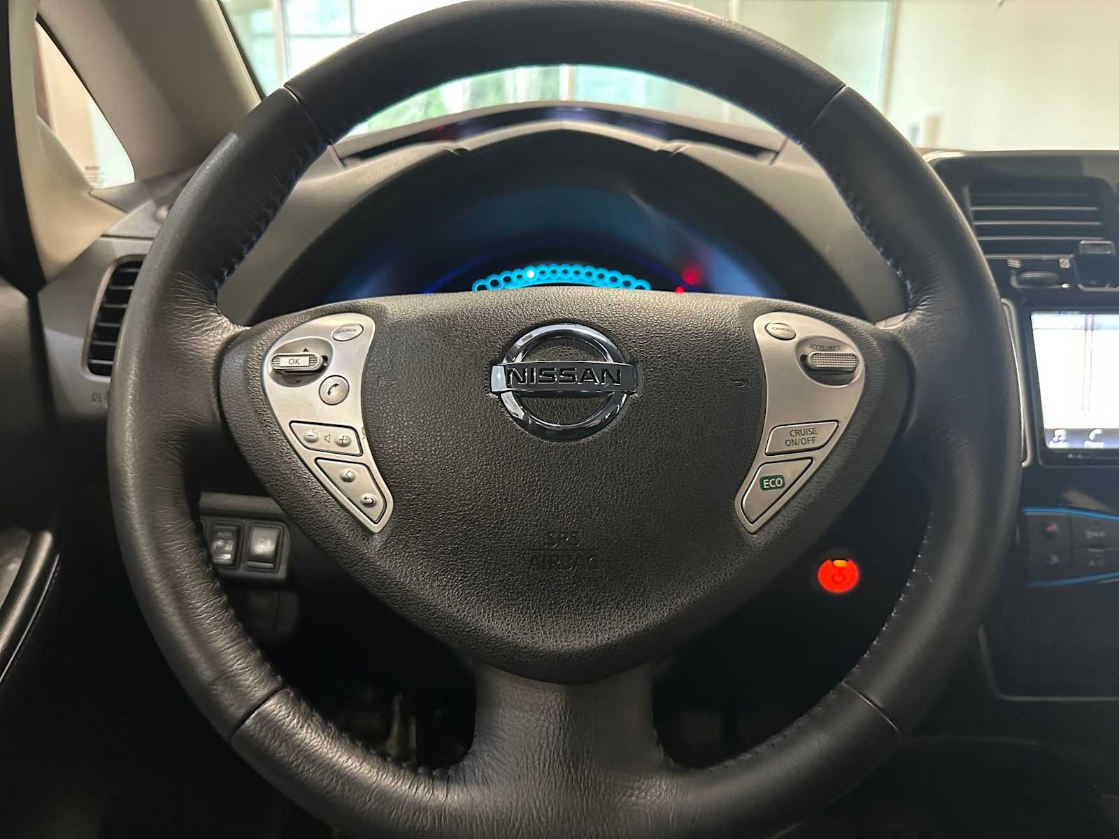 Thumbnail: 2016 Nissan Leaf - 11