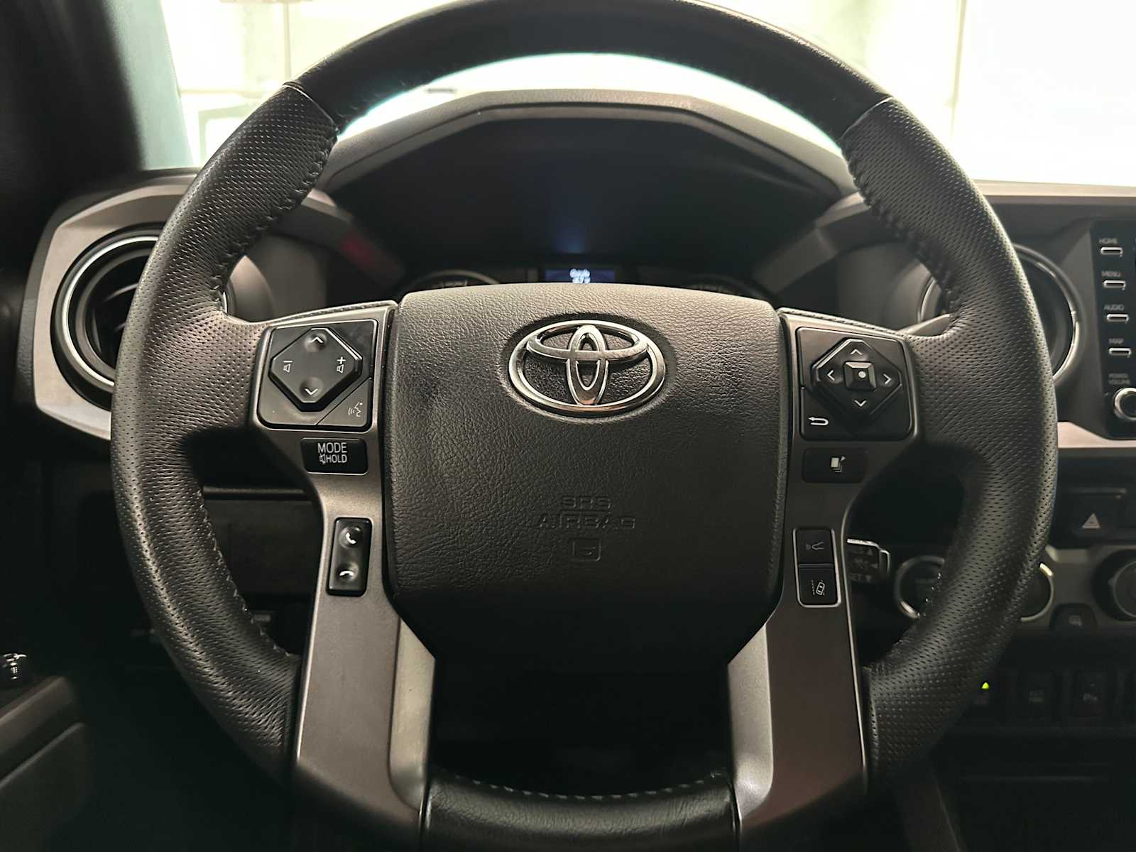 Thumbnail: 2022 Toyota Tacoma - 11