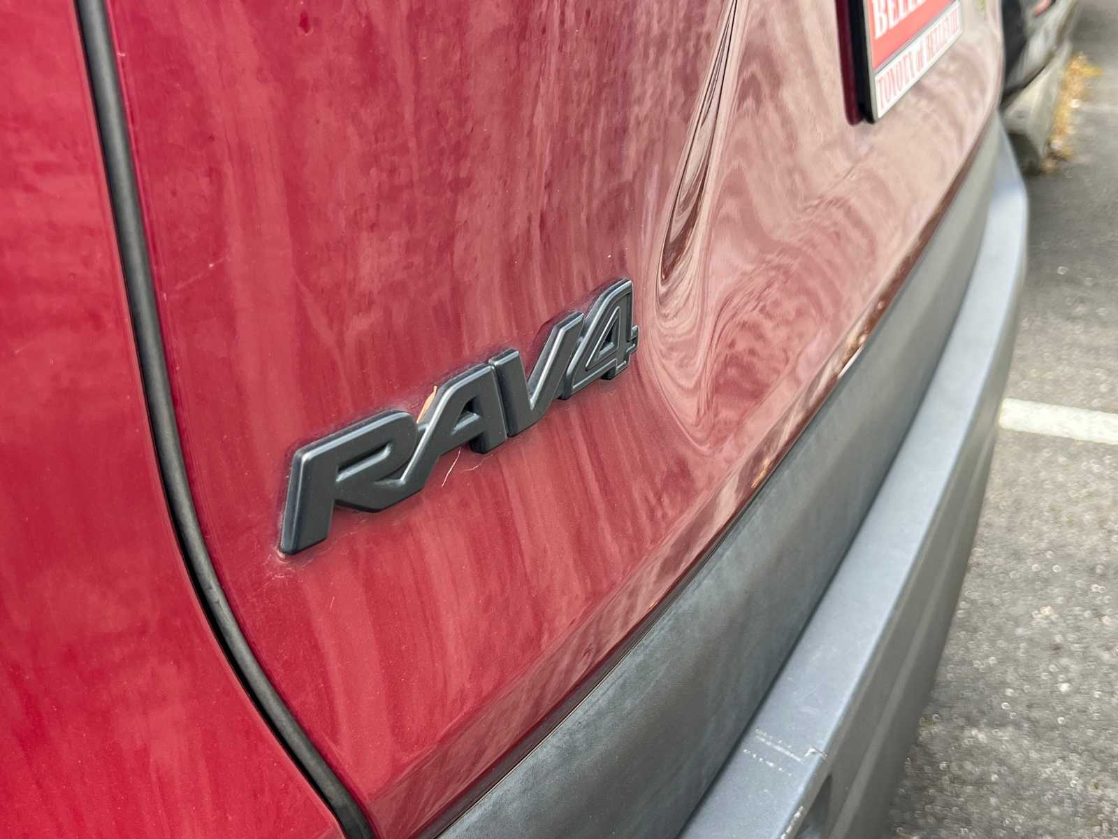 Thumbnail: 2021 Toyota RAV4 - 9