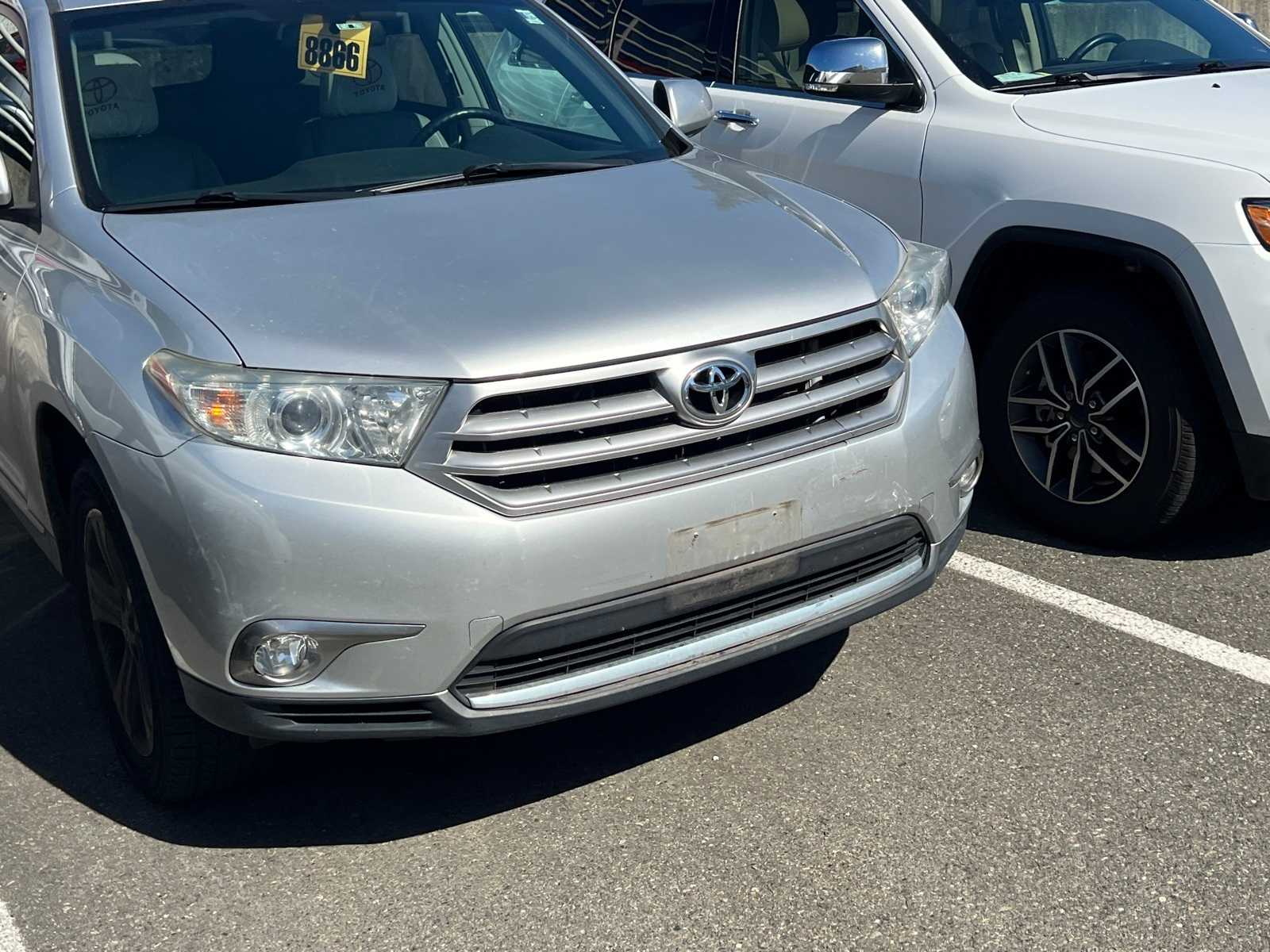 Thumbnail: 2013 Toyota Highlander - 4