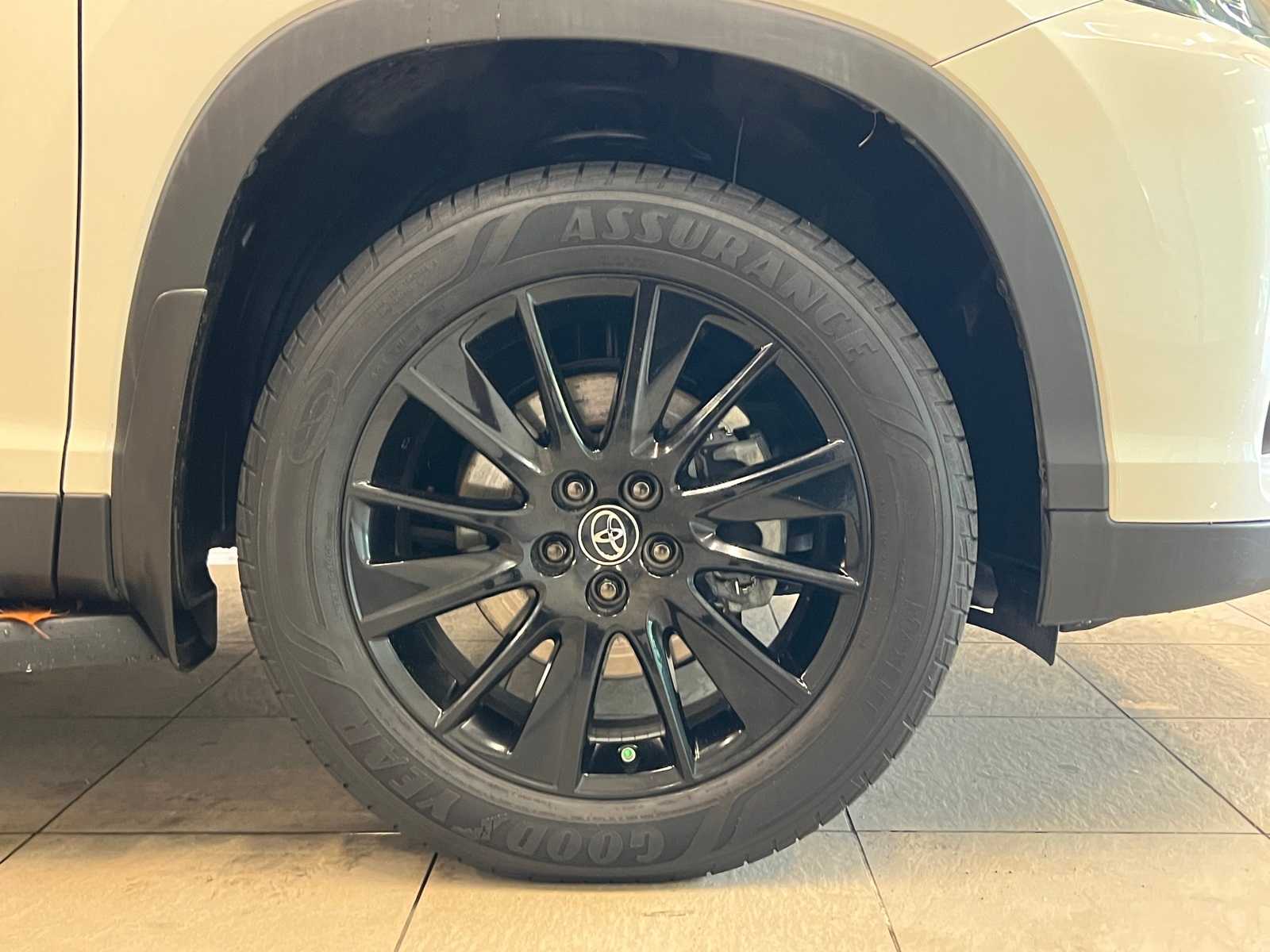 Thumbnail: 2019 Toyota Highlander - 7