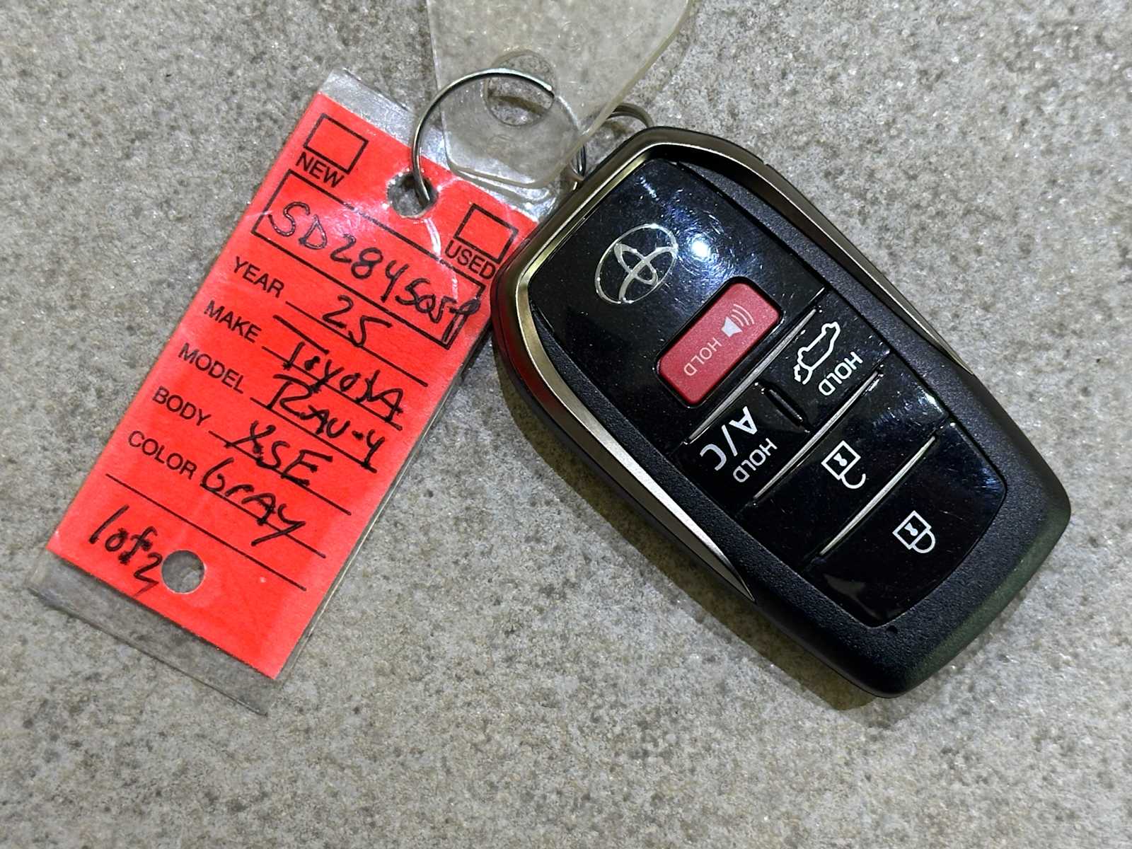 Thumbnail: 2025 Toyota RAV4 - 34