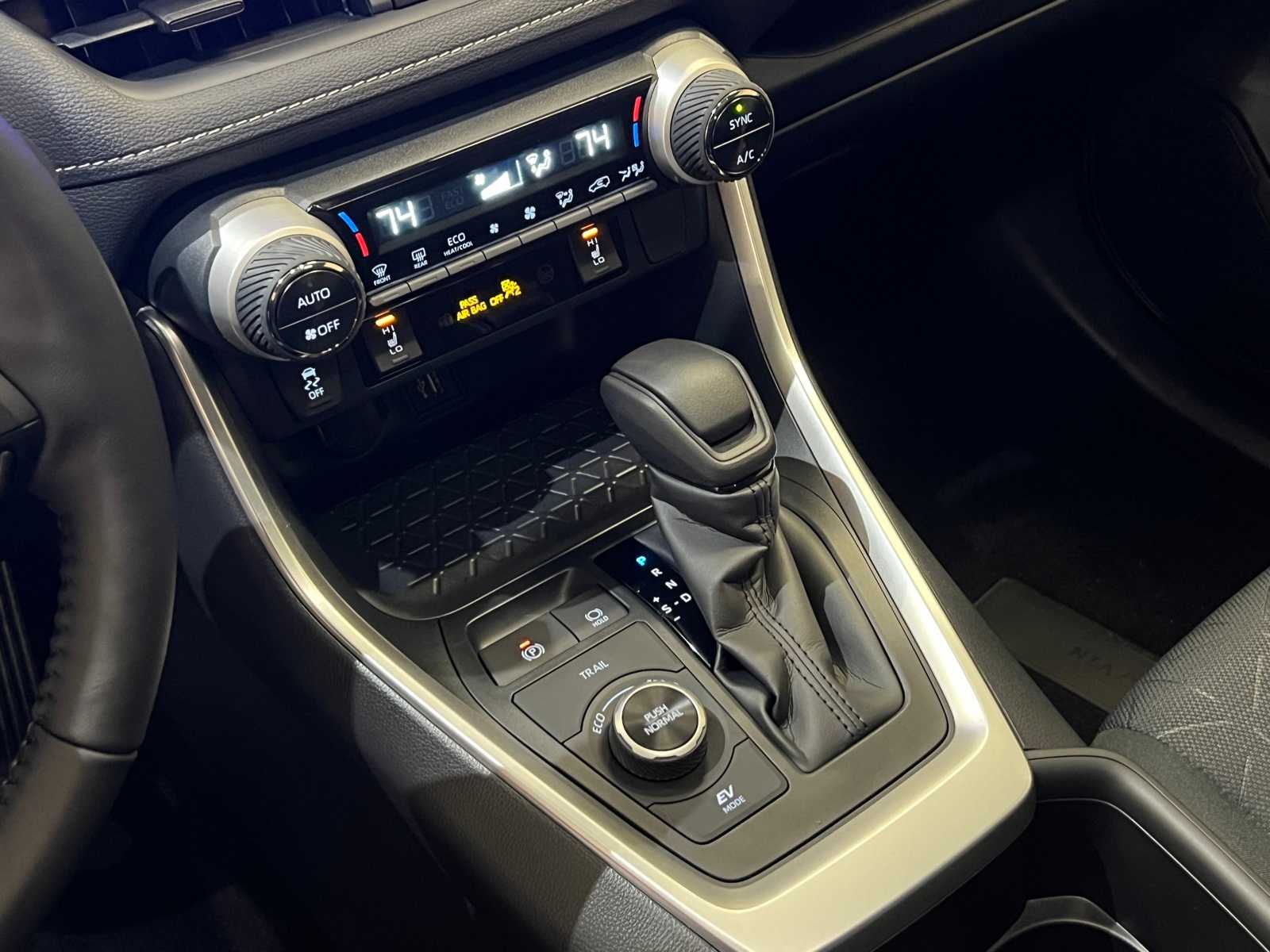 Thumbnail: 2025 Toyota RAV4 - 23