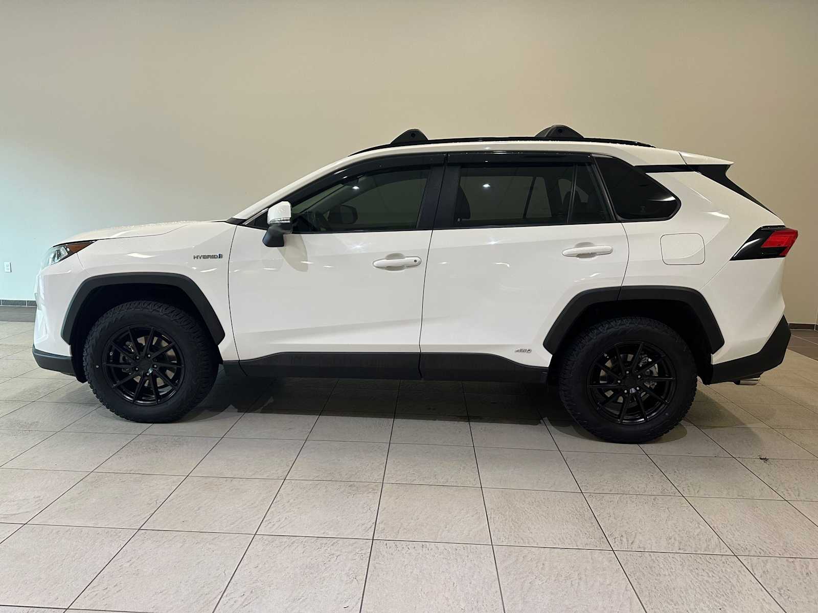 Thumbnail: 2019 Toyota RAV4 - 3