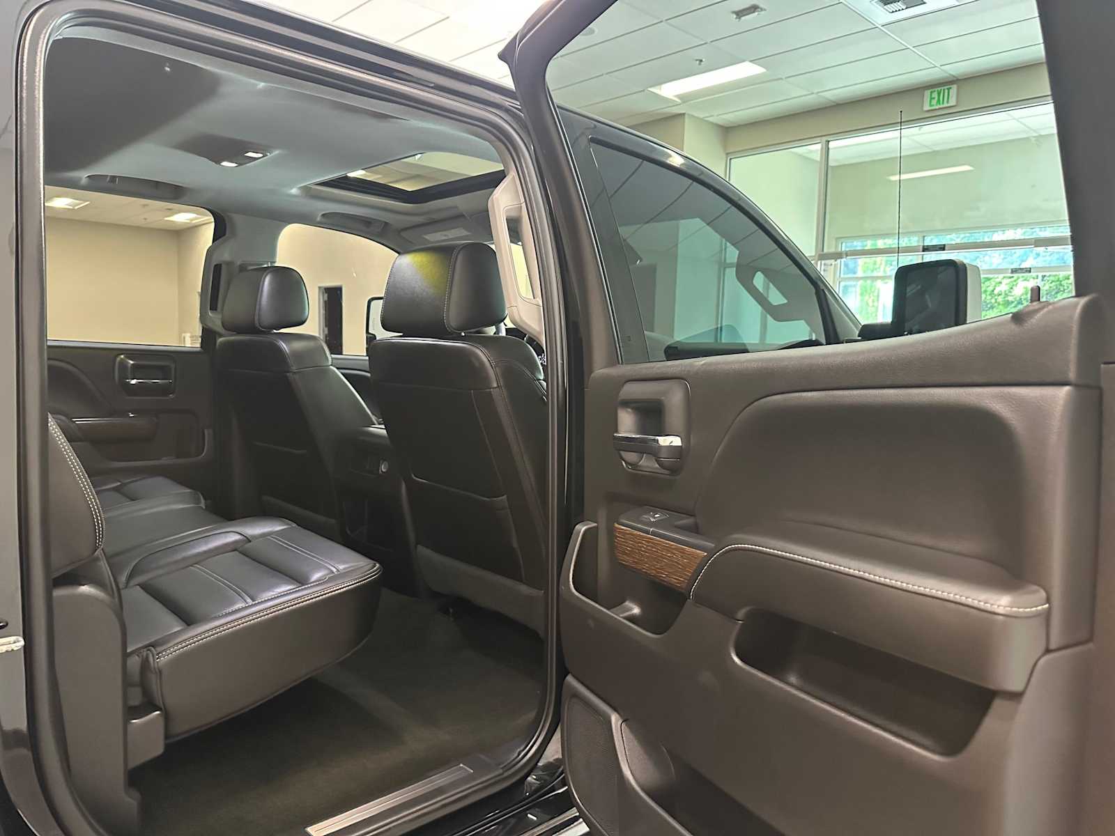 Thumbnail: 2018 GMC Sierra 3500 - 25