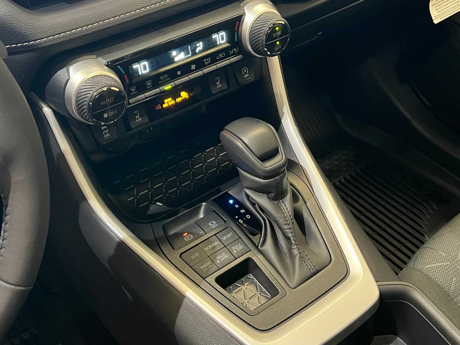 Thumbnail: 2025 Toyota RAV4 - 23