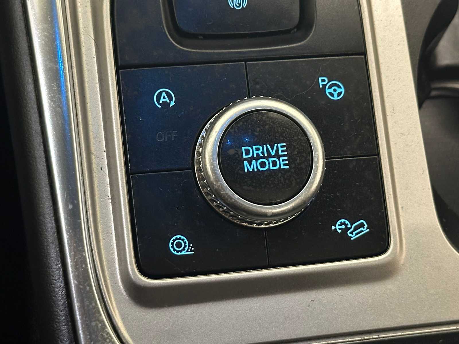 Thumbnail: 2020 Ford Explorer - 16