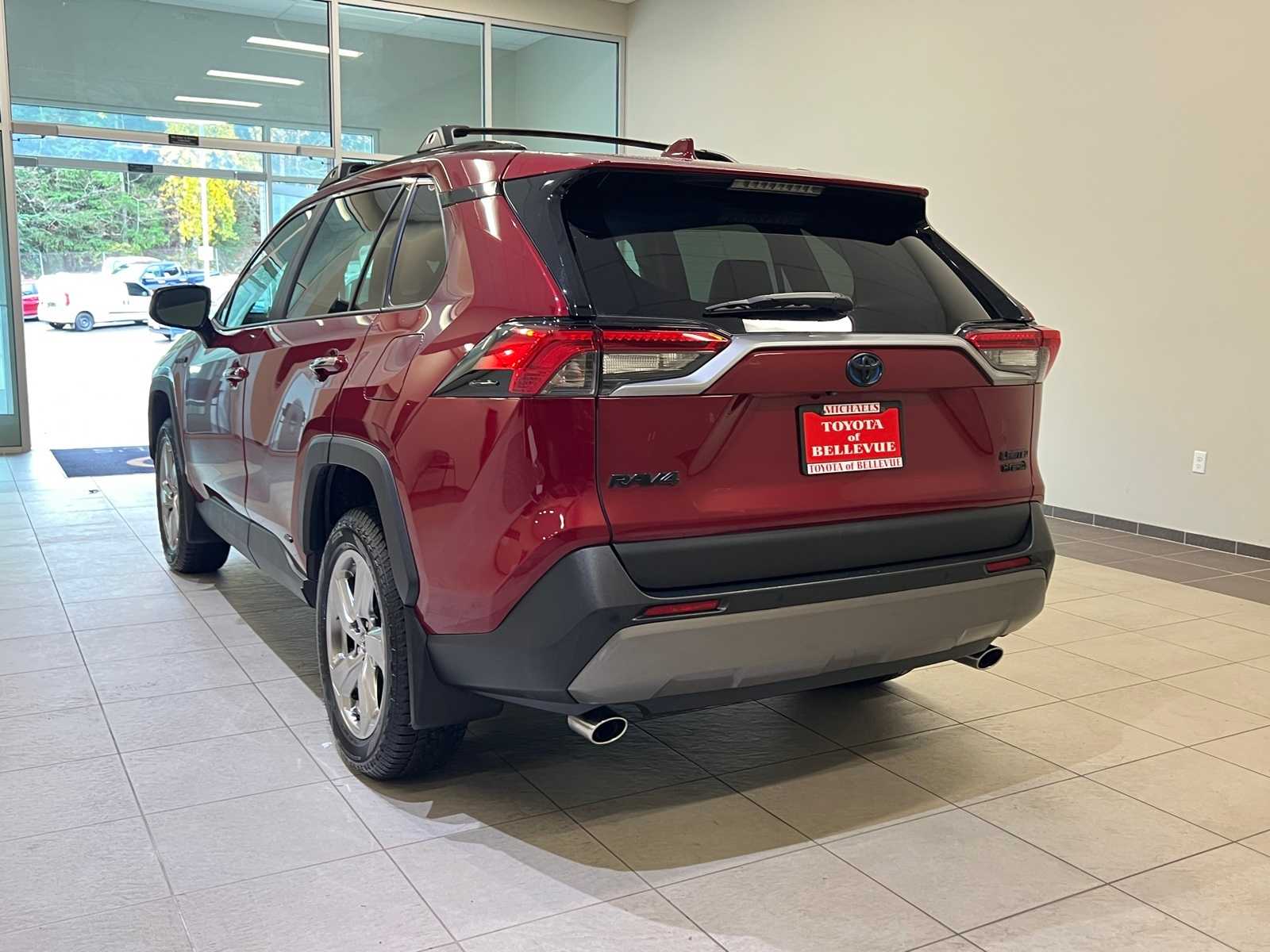 Thumbnail: 2020 Toyota RAV4 - 4