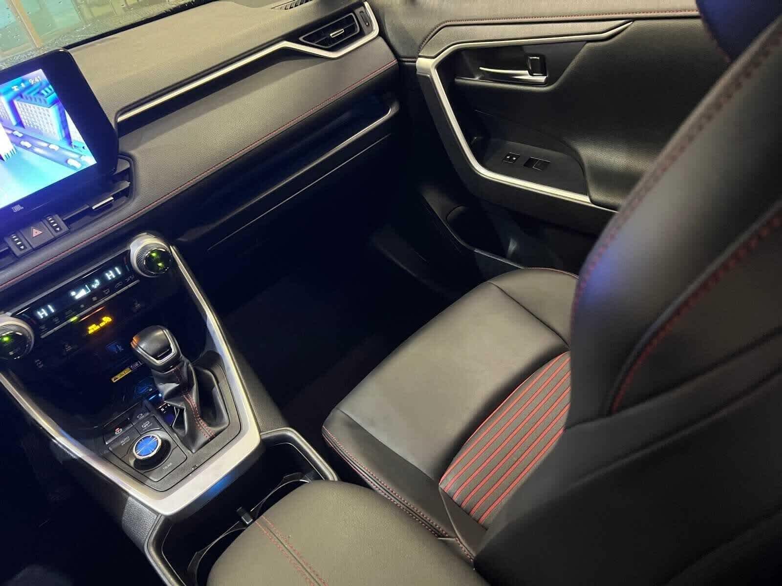 Thumbnail: 2024 Toyota RAV4 - 11