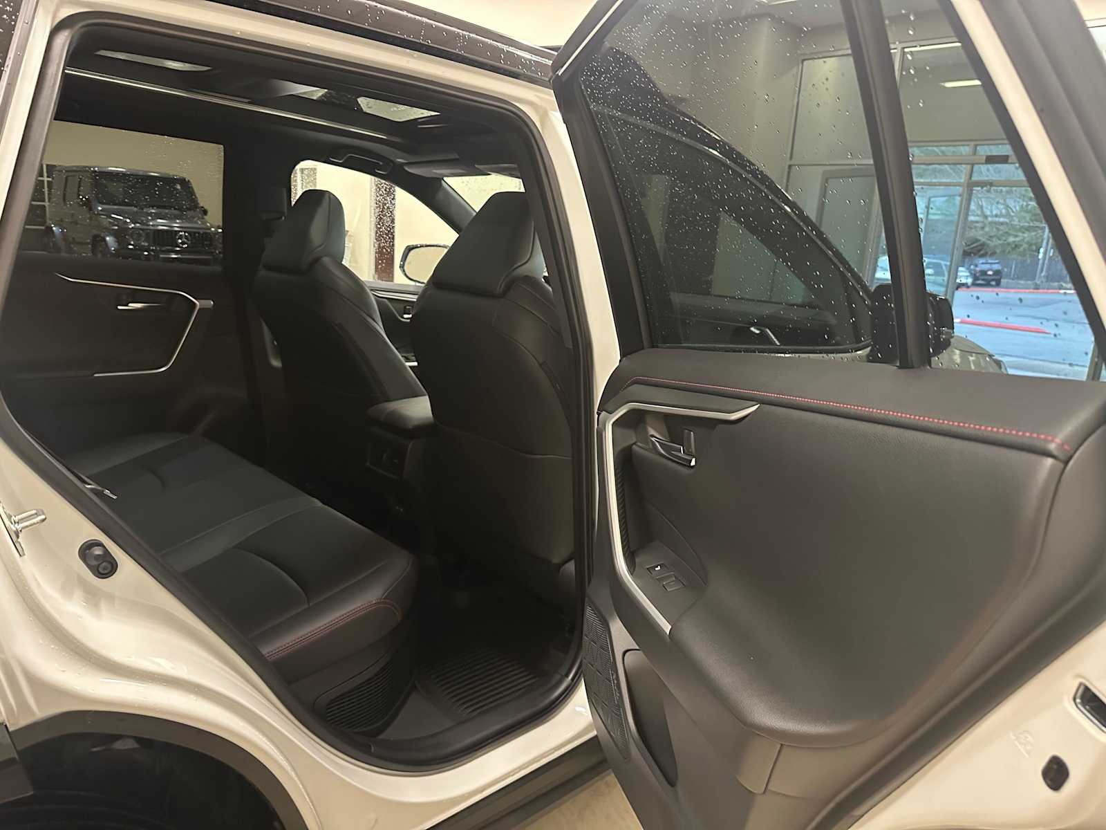 Thumbnail: 2025 Toyota RAV4 - 27