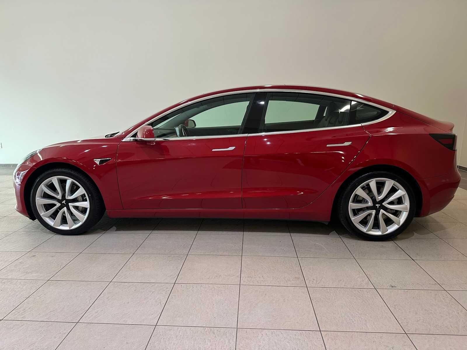 Thumbnail: 2019 Tesla Model 3 - 2