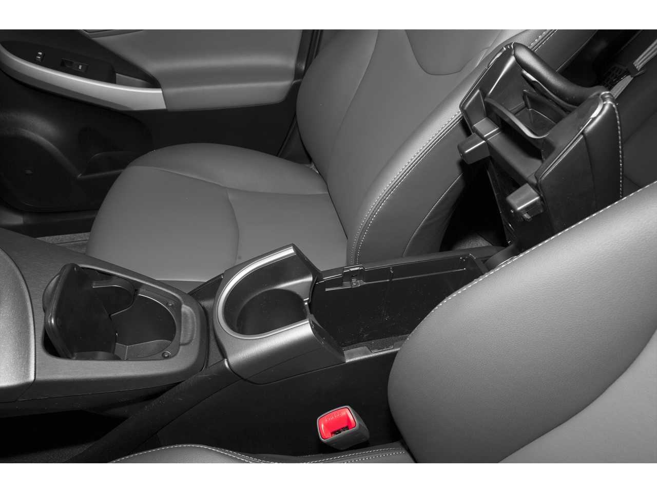 Thumbnail: 2015 Toyota Prius - 13