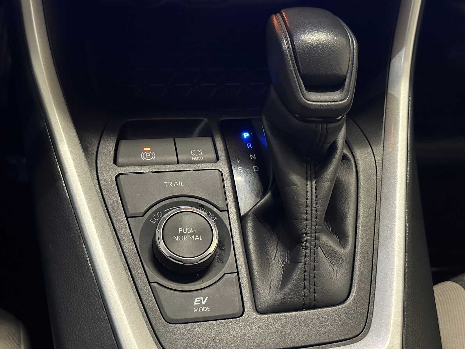 Thumbnail: 2025 Toyota RAV4 - 17