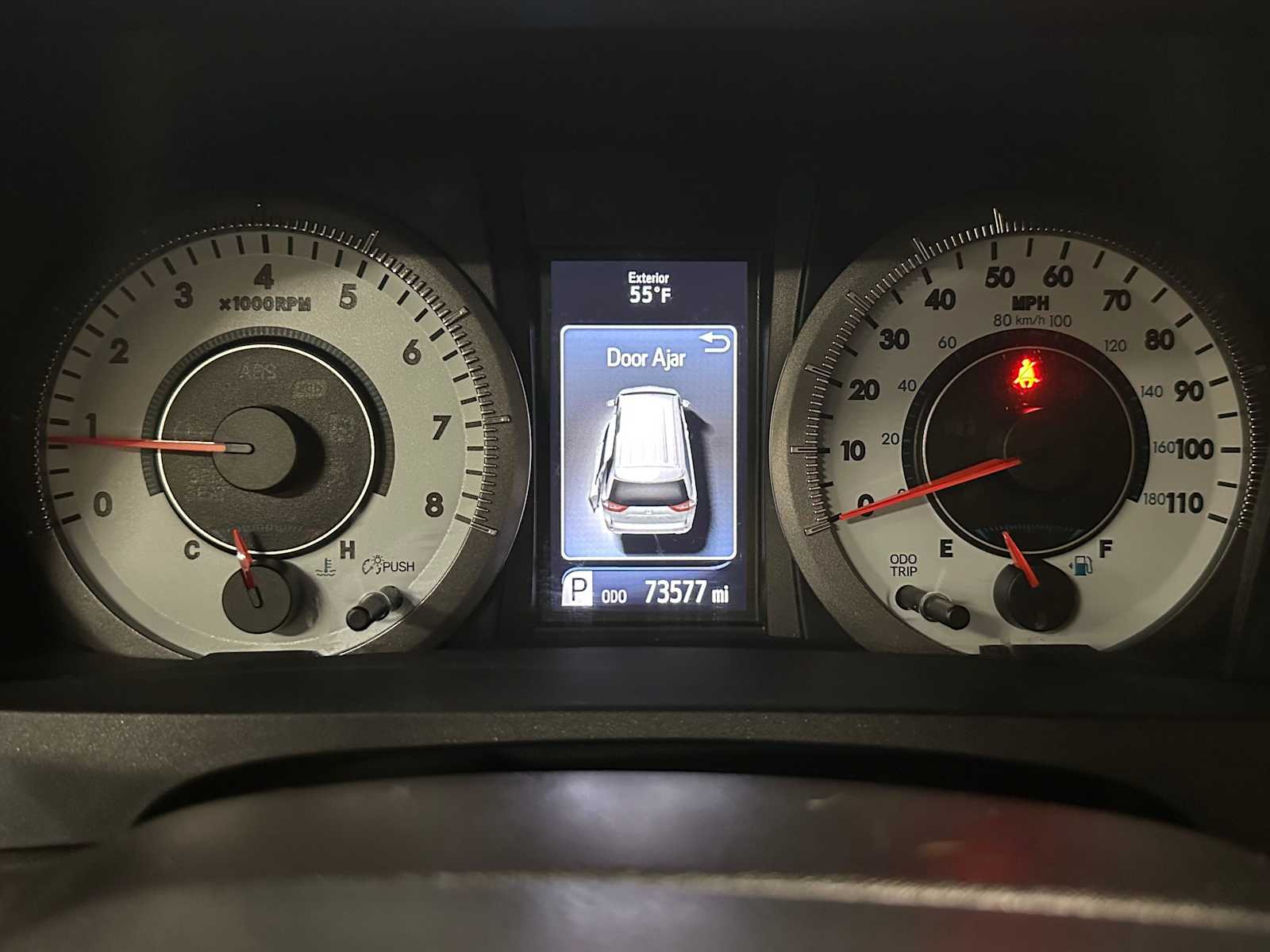 Thumbnail: 2018 Toyota Sienna - 12