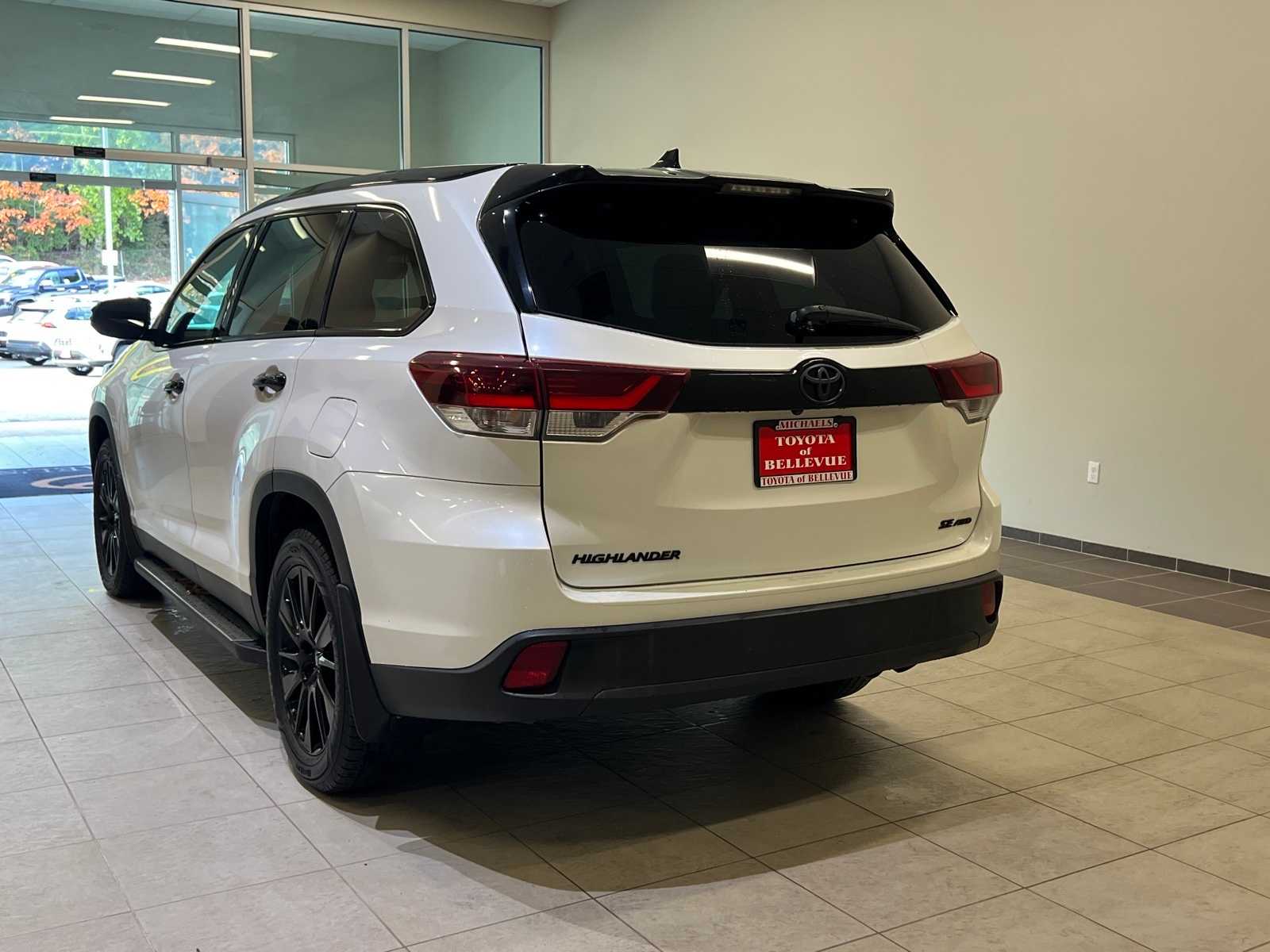 Thumbnail: 2019 Toyota Highlander - 4