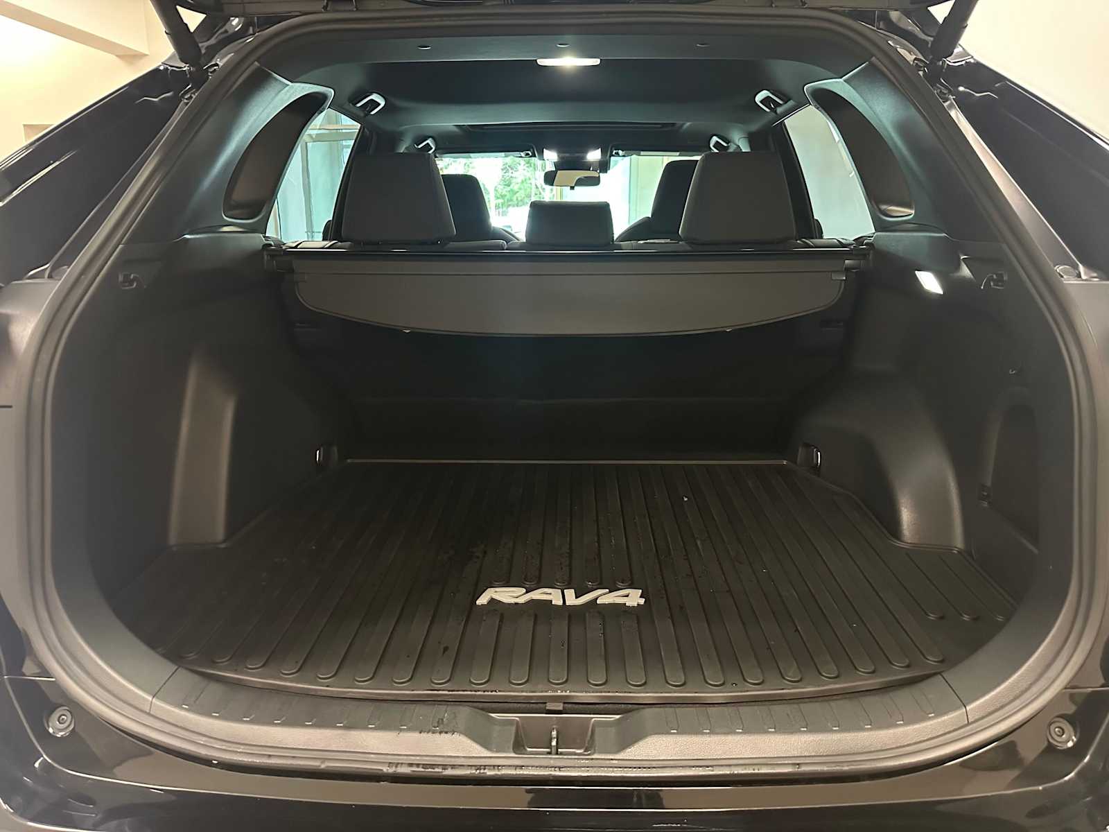 Thumbnail: 2024 Toyota RAV4 - 32