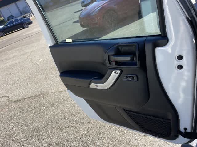 Thumbnail: 2017 Jeep Wrangler - 17