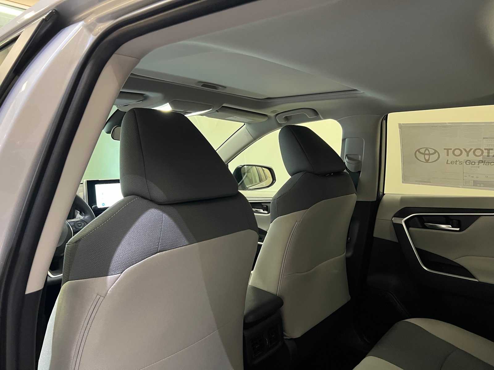 Thumbnail: 2025 Toyota RAV4 - 12