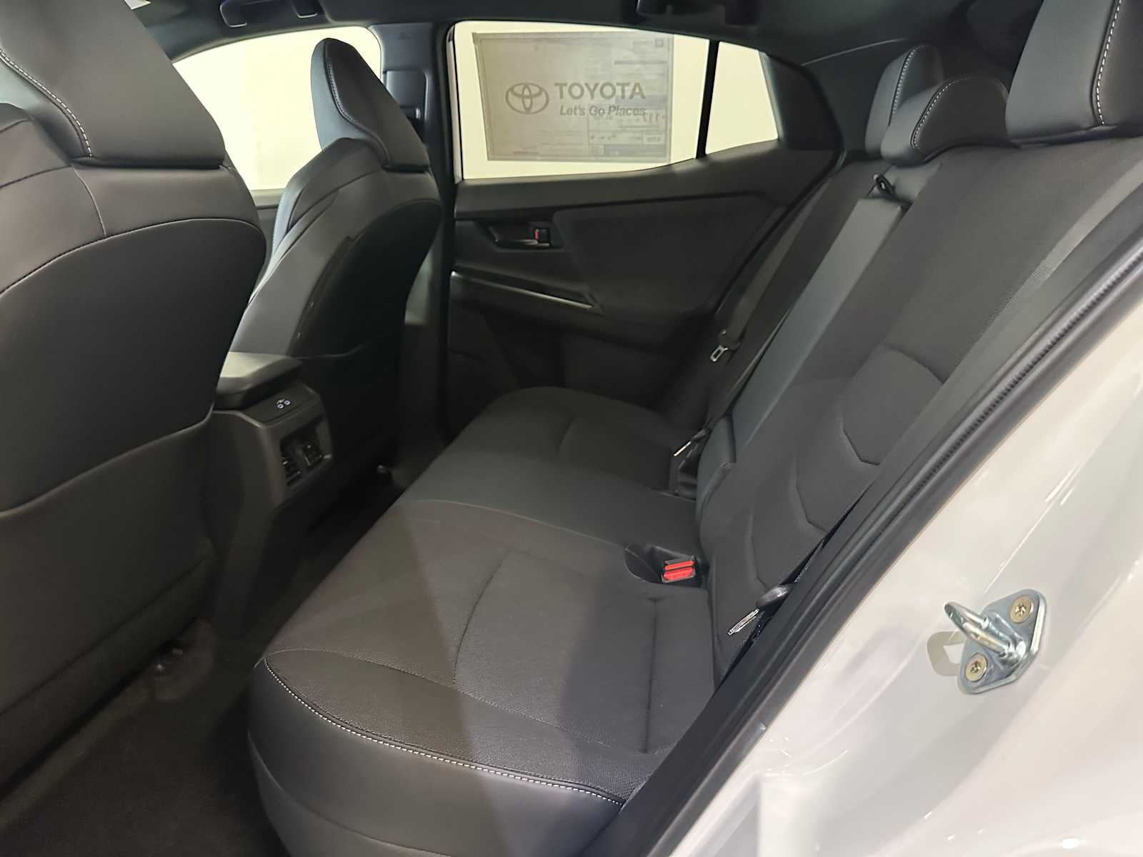 Thumbnail: 2026 Toyota C-HR - 21