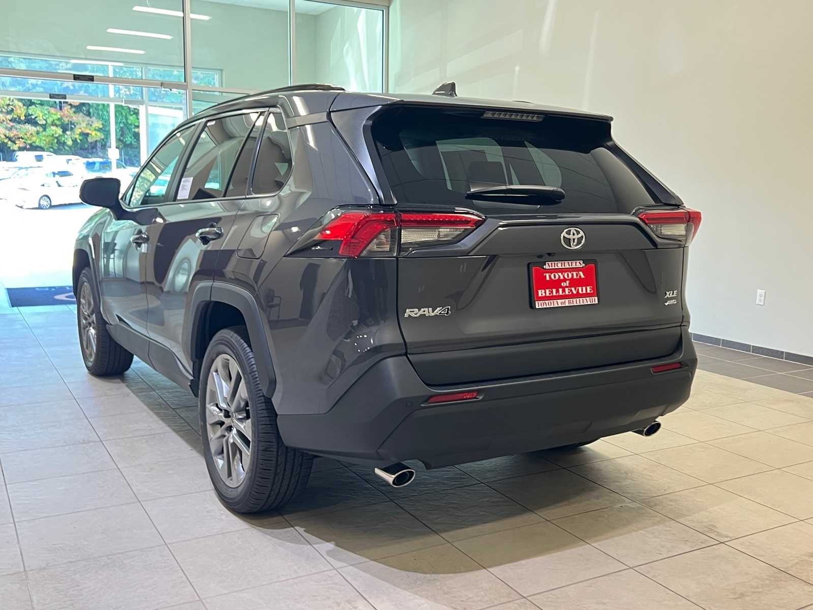 Thumbnail: 2025 Toyota RAV4 - 4