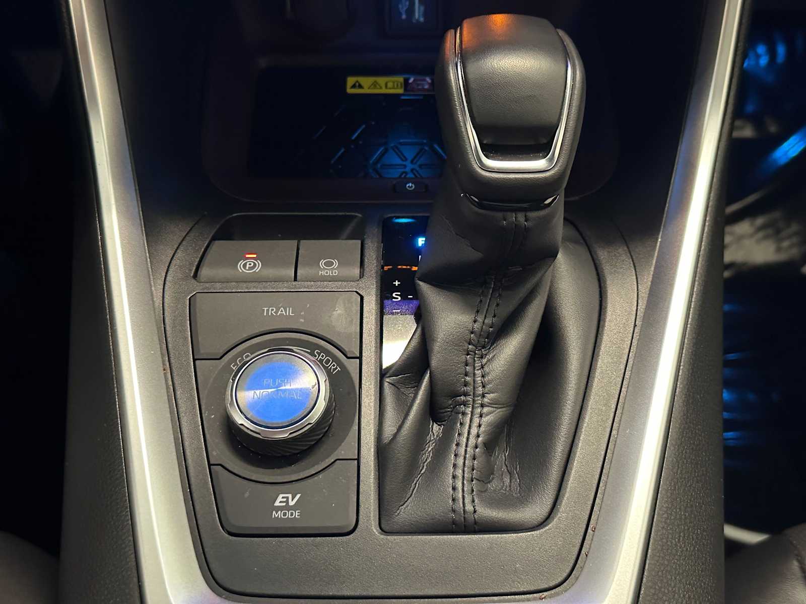 Thumbnail: 2024 Toyota RAV4 - 15