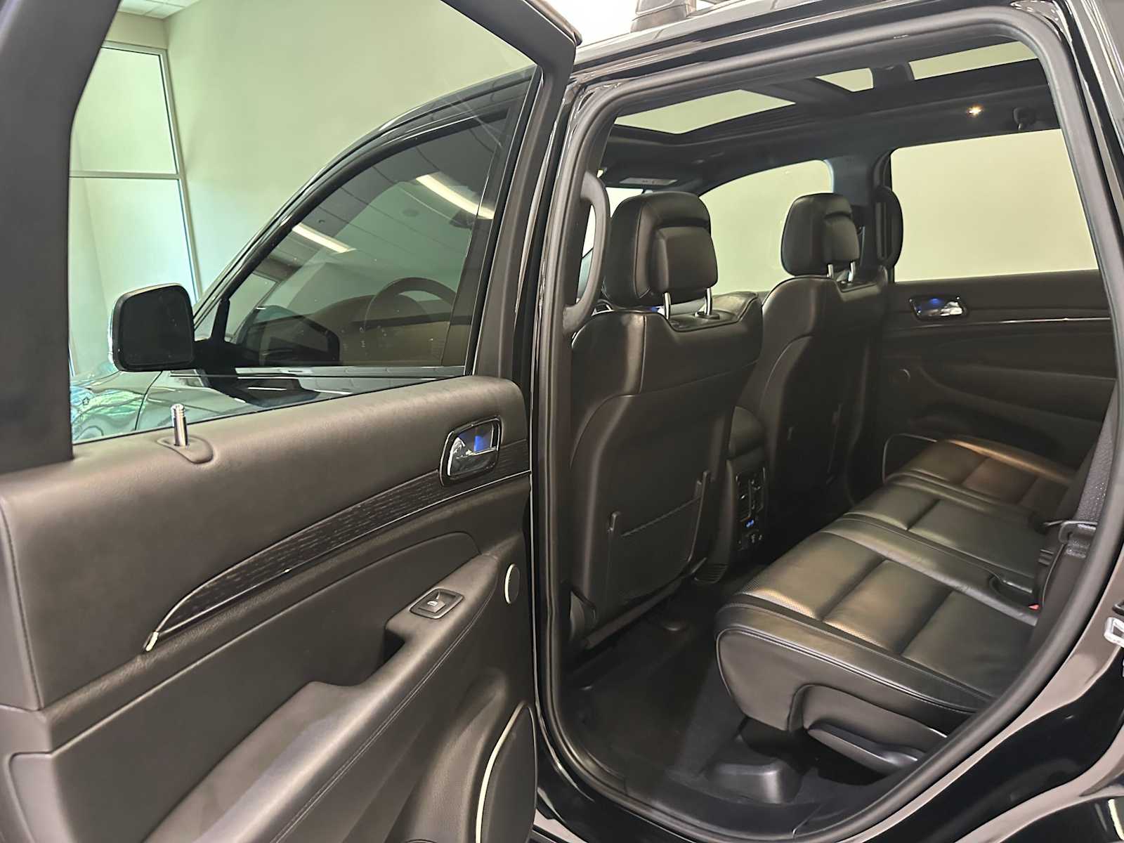 Thumbnail: 2020 Jeep Grand Cherokee - 26