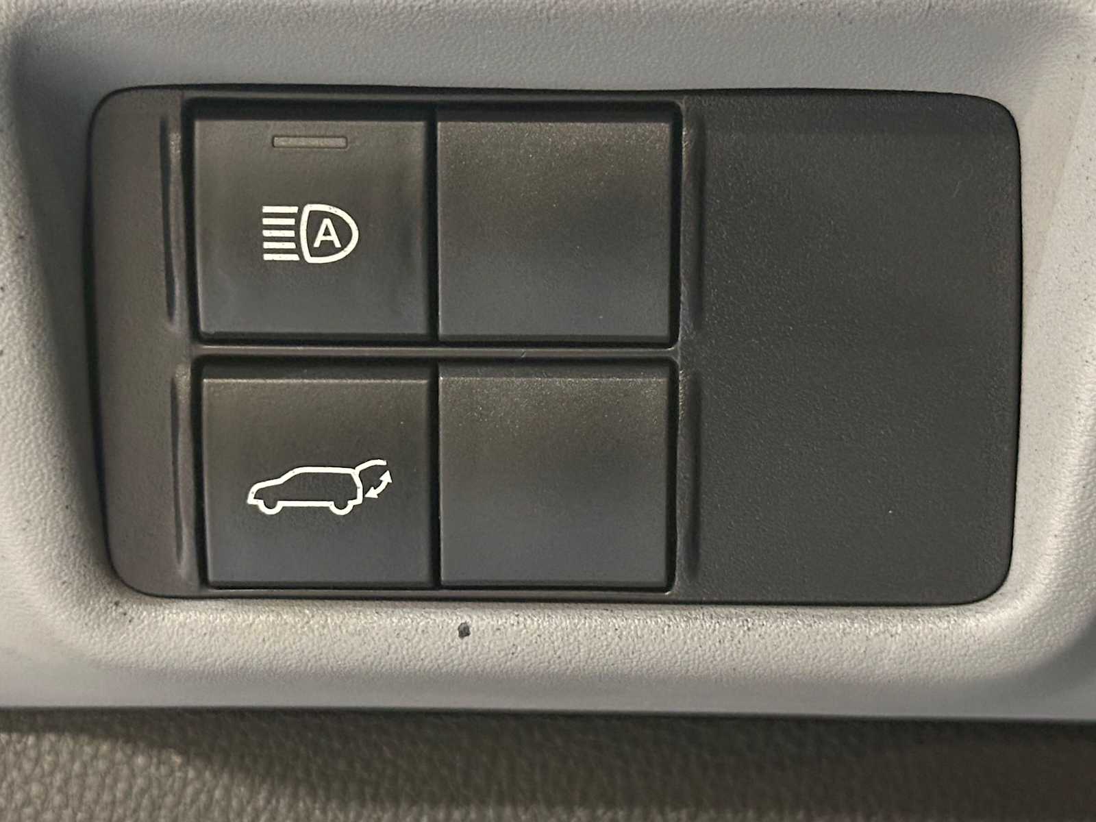 Thumbnail: 2022 Toyota Highlander - 17