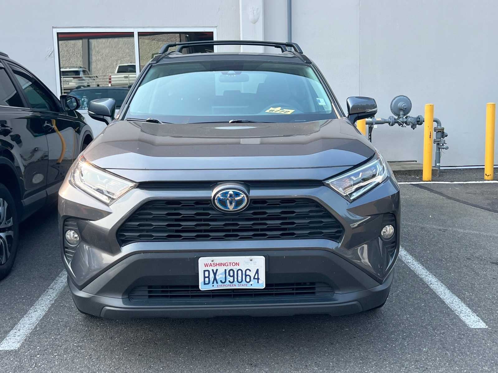 Thumbnail: 2021 Toyota RAV4 - 2