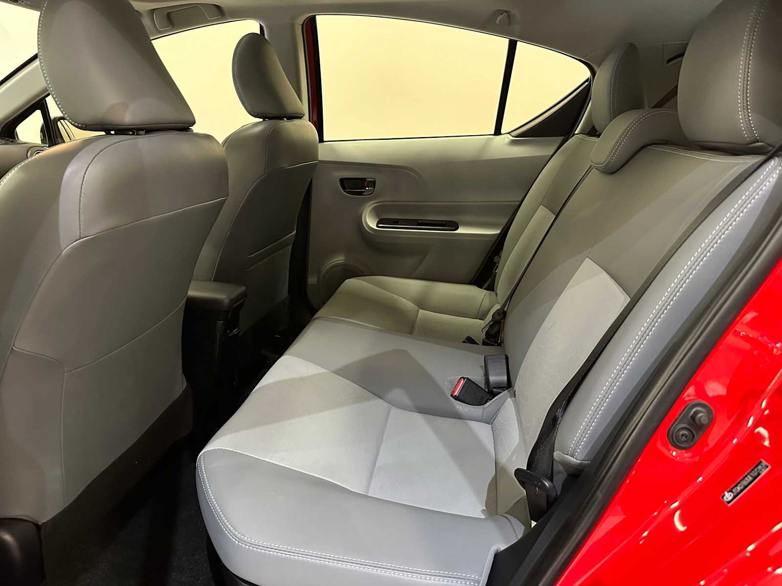 Thumbnail: 2014 Toyota Prius c - 23